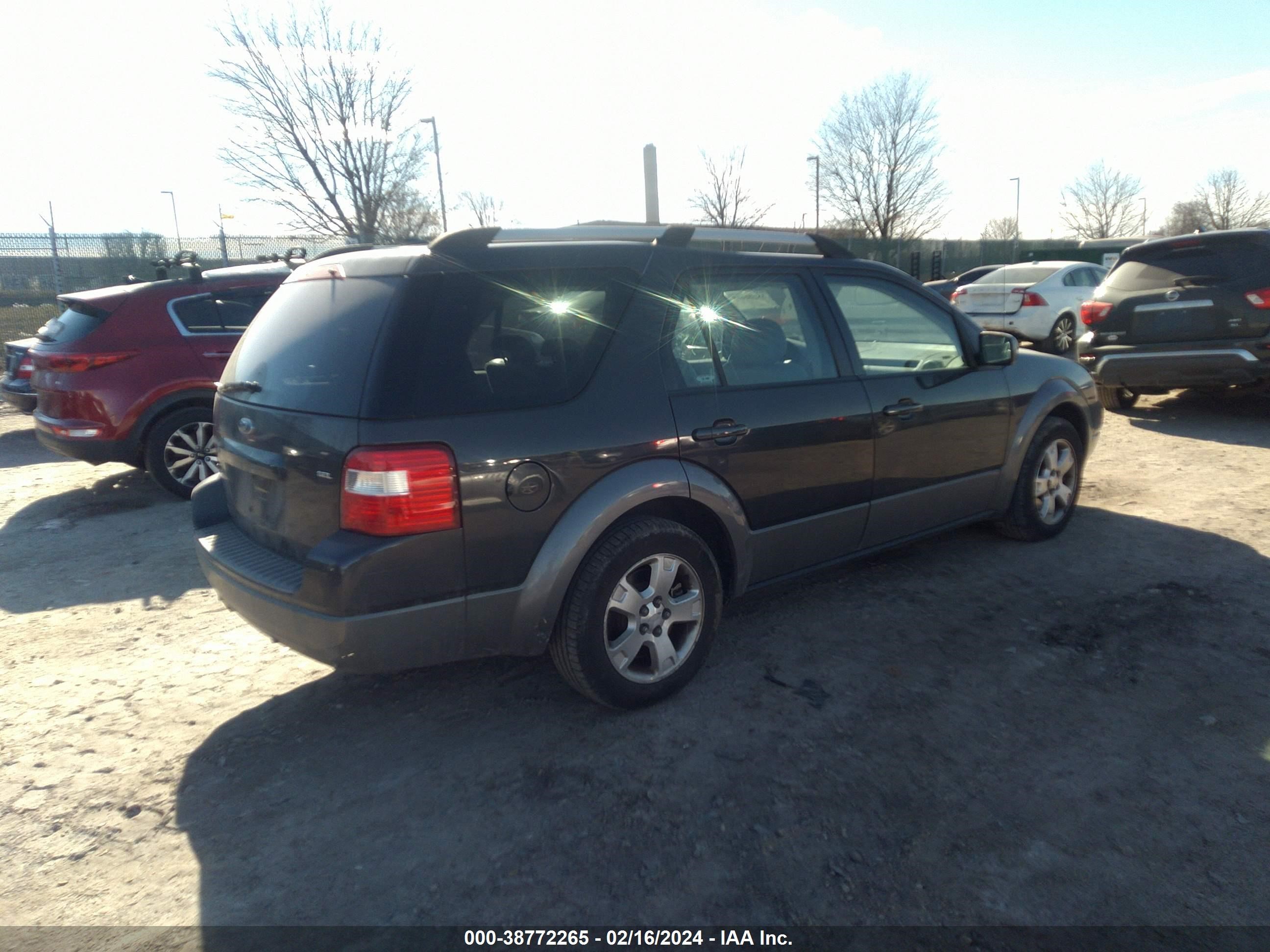 Photo 3 VIN: 1FMDK051X7GA11680 - FORD FREESTYLE 