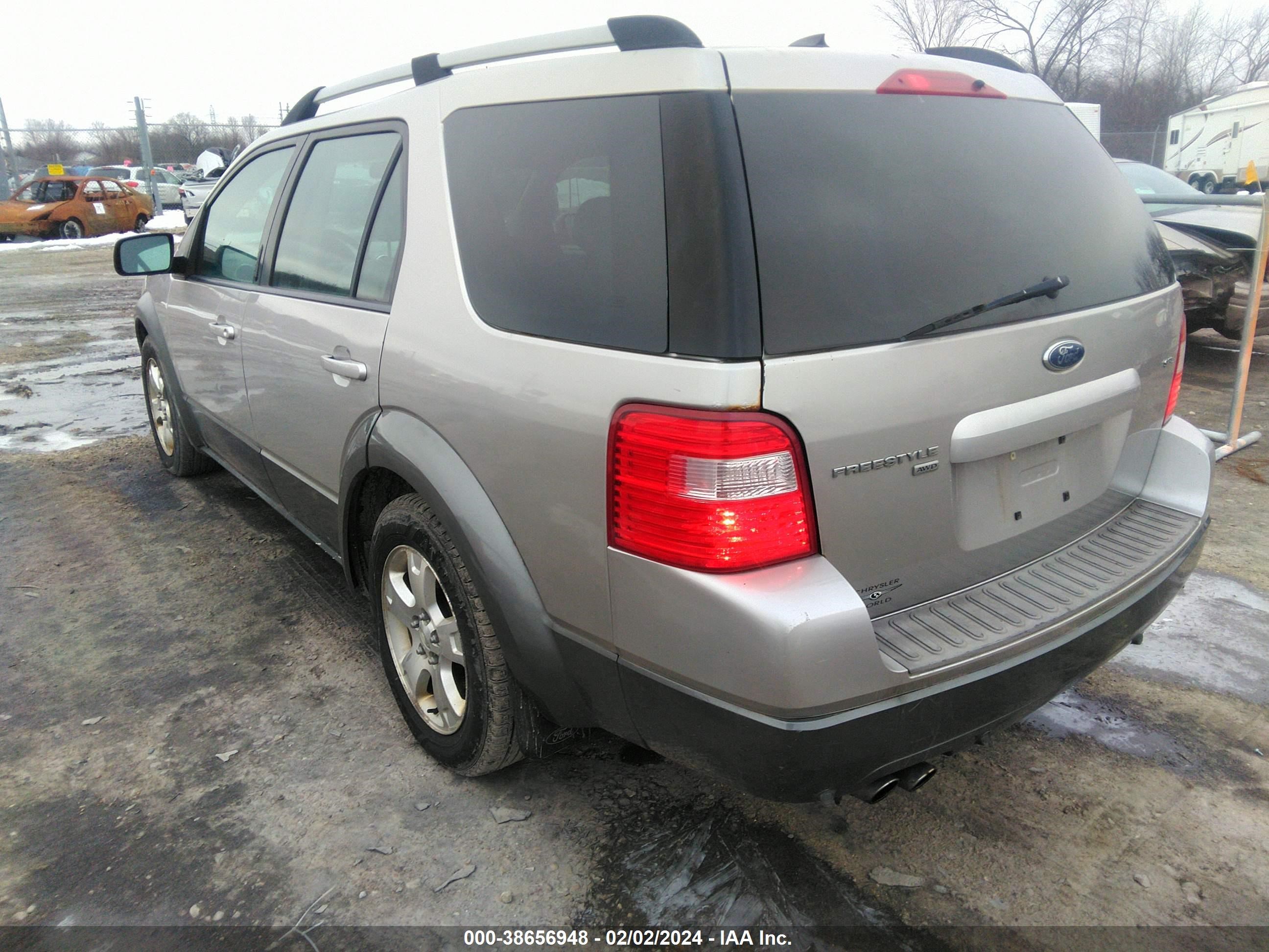 Photo 2 VIN: 1FMDK051X7GA29354 - FORD FREESTYLE 