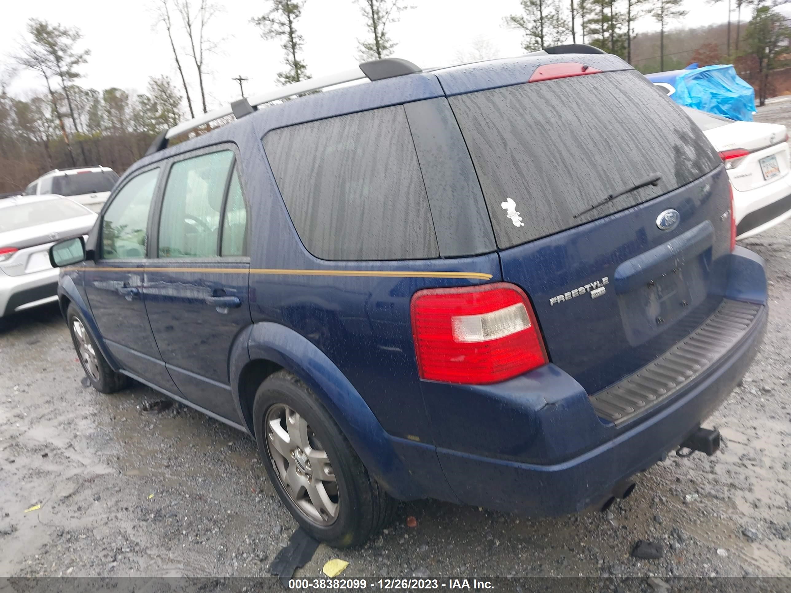 Photo 2 VIN: 1FMDK06135GA22516 - FORD FREESTYLE 