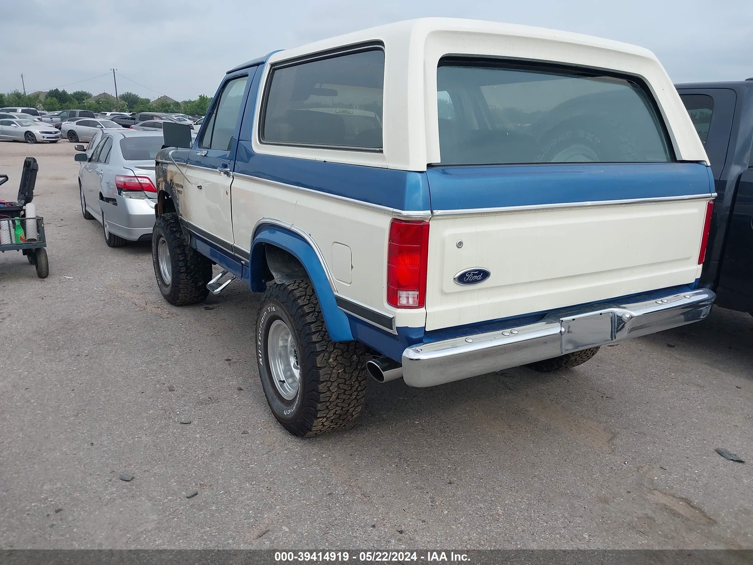 Photo 2 VIN: 1FMDU15E6CLA05251 - FORD BRONCO 