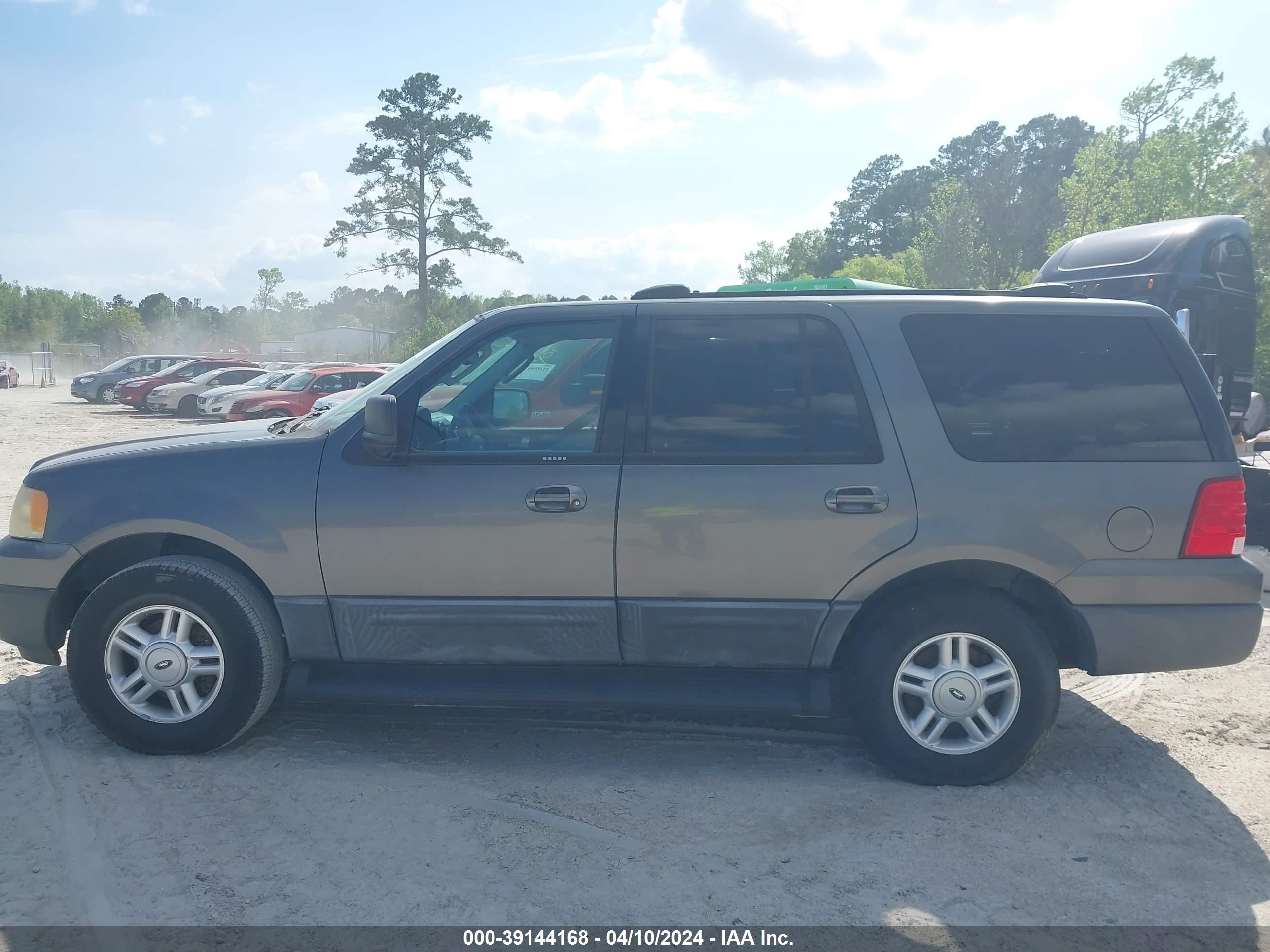 Photo 13 VIN: 1FMDU15L74LA63883 - FORD EXPEDITION 