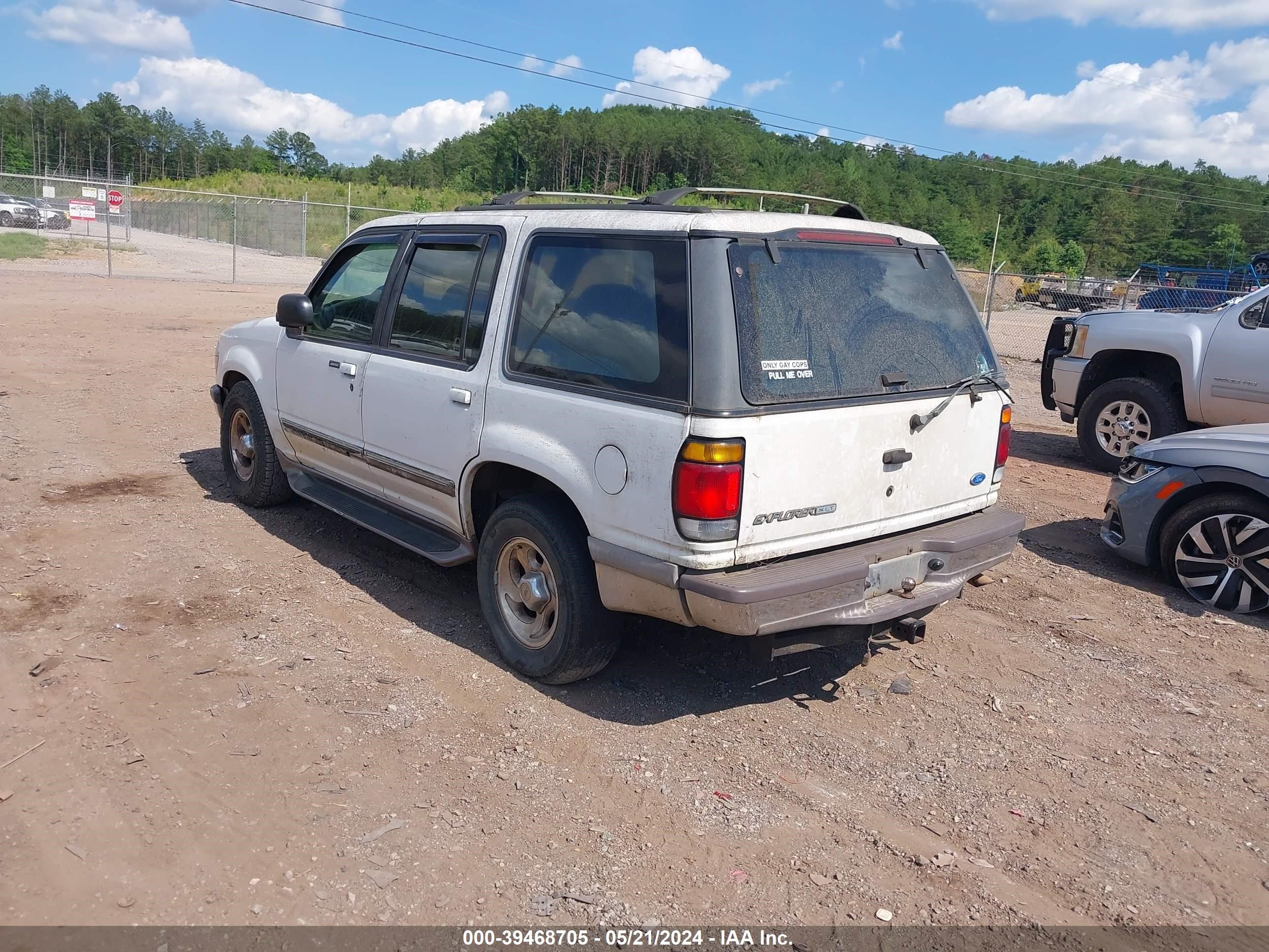 Photo 2 VIN: 1FMDU32E0VUA50683 - FORD EXPLORER 