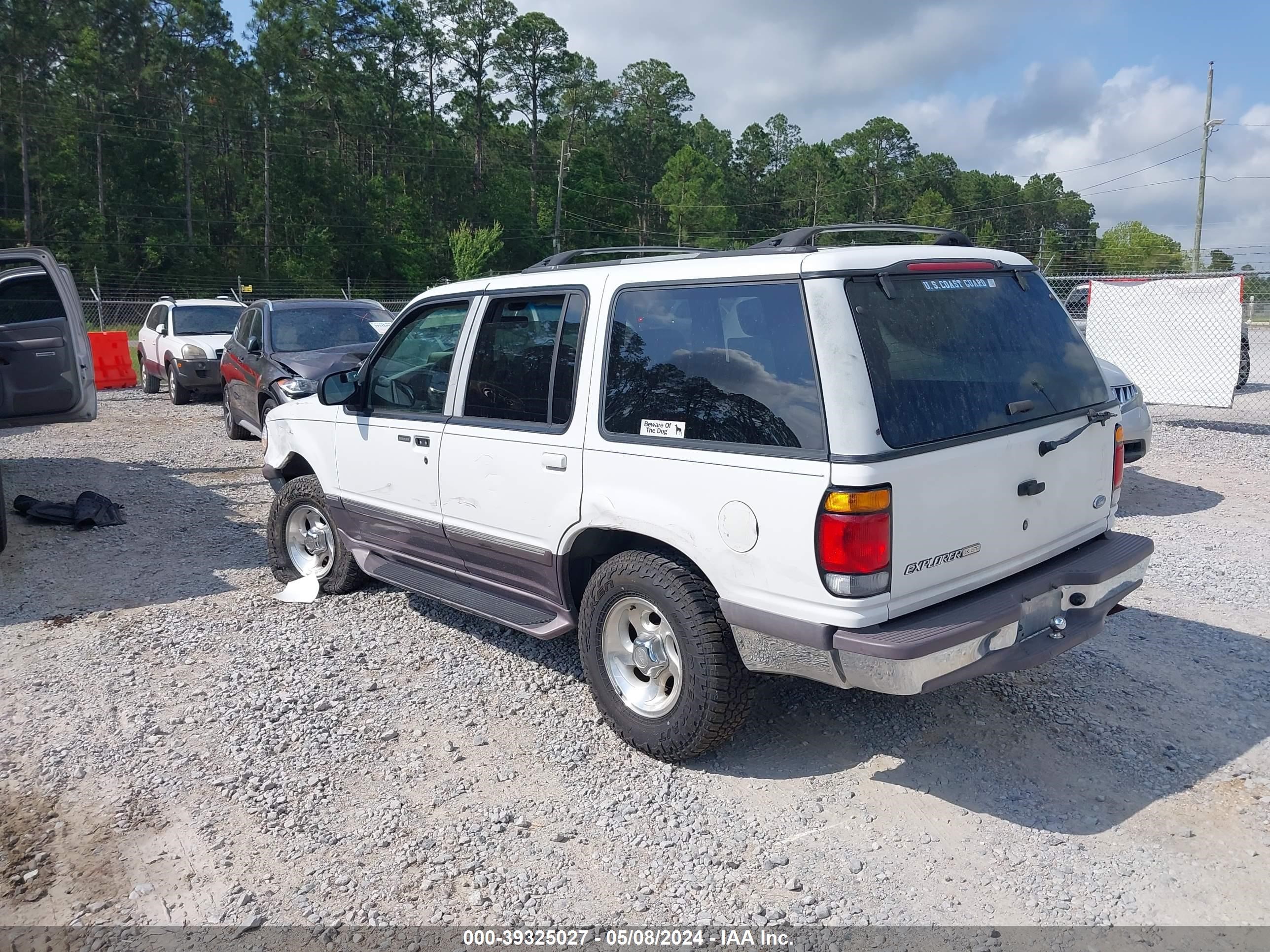 Photo 2 VIN: 1FMDU32E5VZC32205 - FORD EXPLORER 