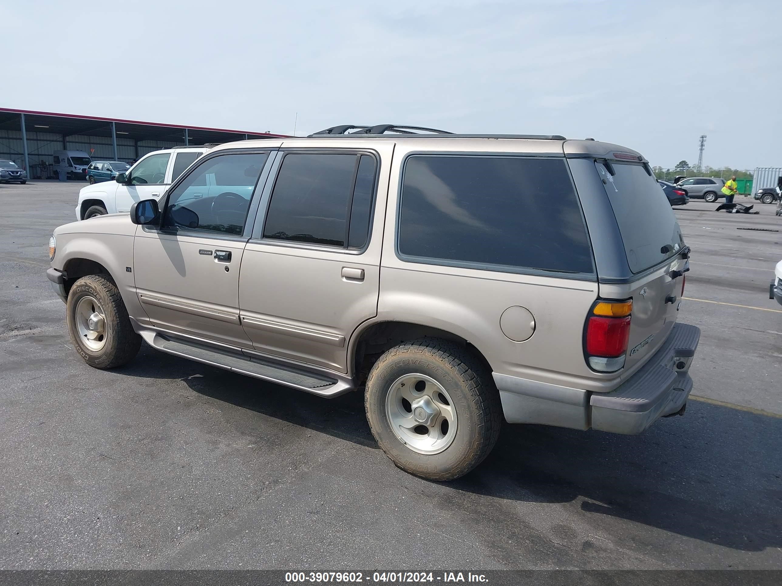 Photo 2 VIN: 1FMDU32P6VZB77412 - FORD EXPLORER 