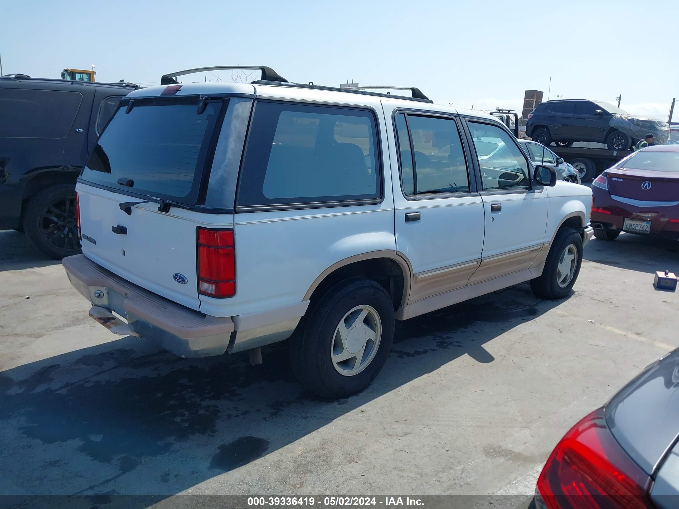 Photo 3 VIN: 1FMDU32X2PUB61420 - FORD EXPLORER 