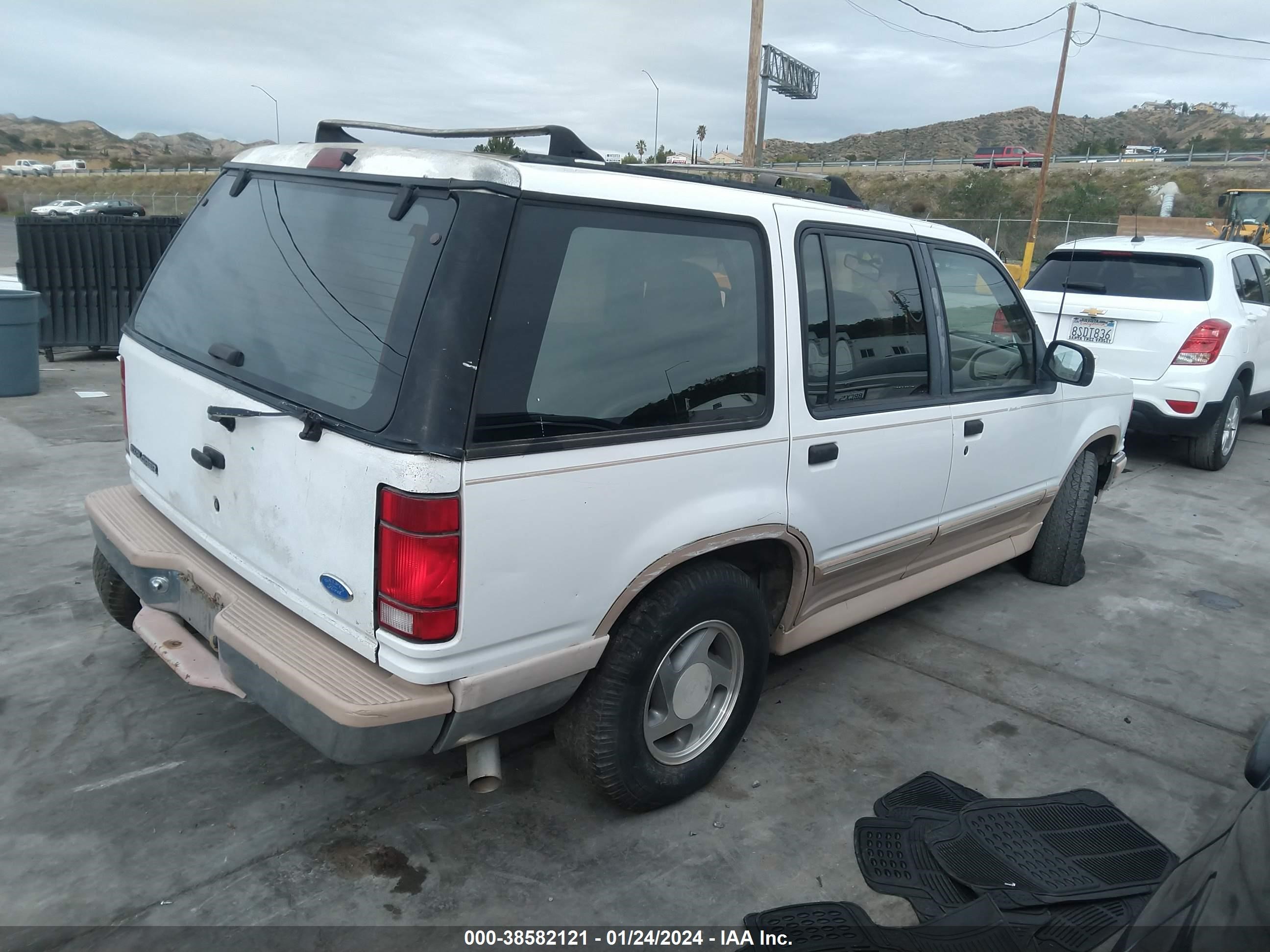 Photo 3 VIN: 1FMDU32X7RUC93981 - FORD EXPLORER 