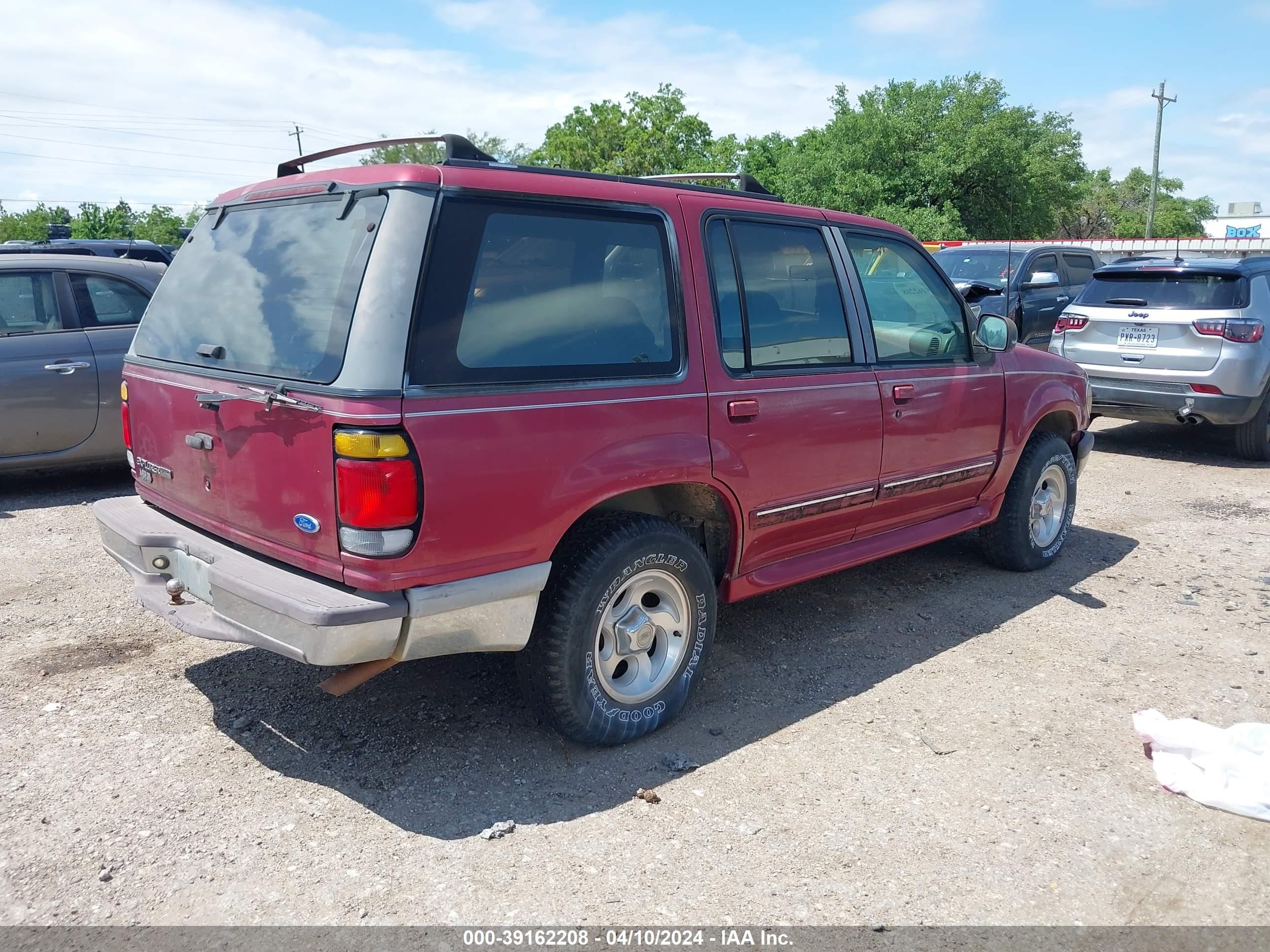 Photo 3 VIN: 1FMDU32X7SUC34239 - FORD EXPLORER 