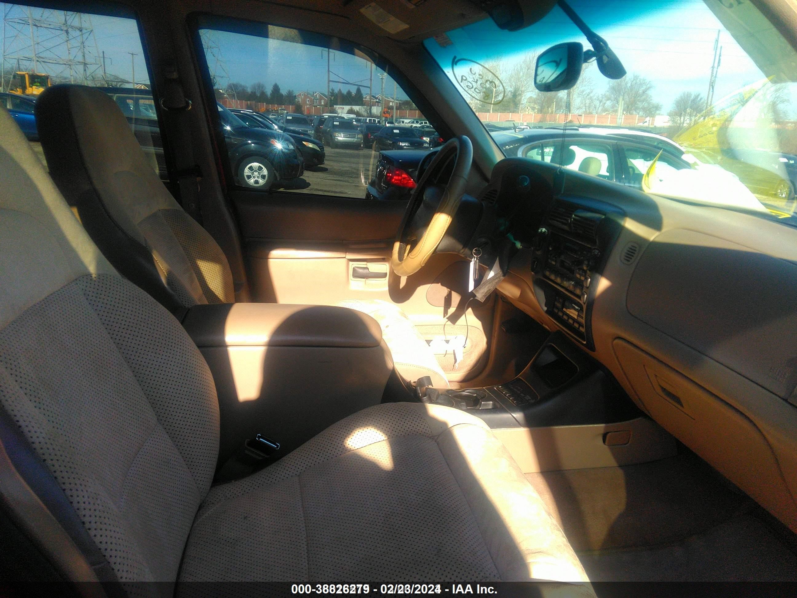 Photo 5 VIN: 1FMDU34E1VZC26415 - FORD EXPLORER 