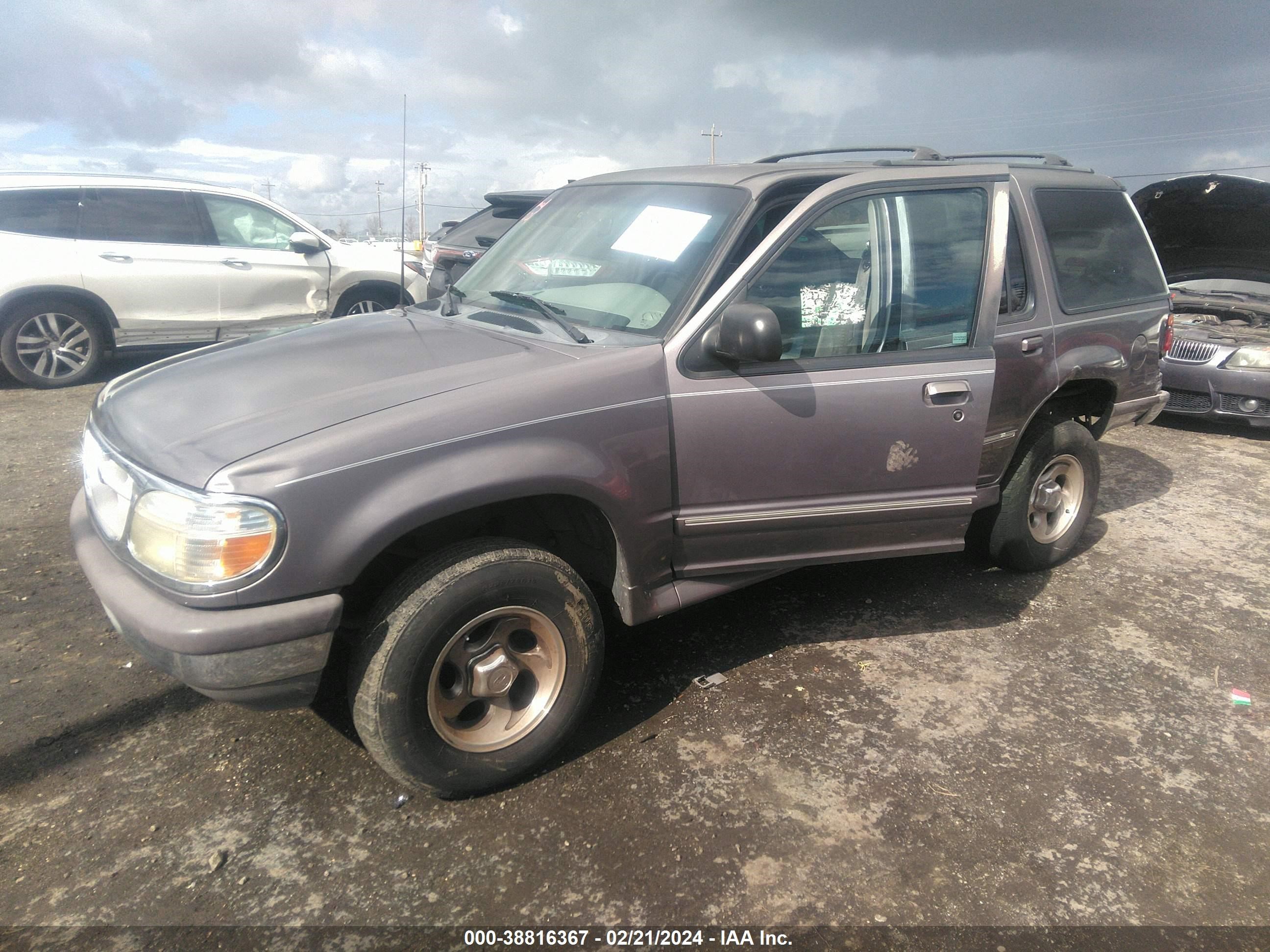 Photo 1 VIN: 1FMDU34E4VZC12380 - FORD EXPLORER 