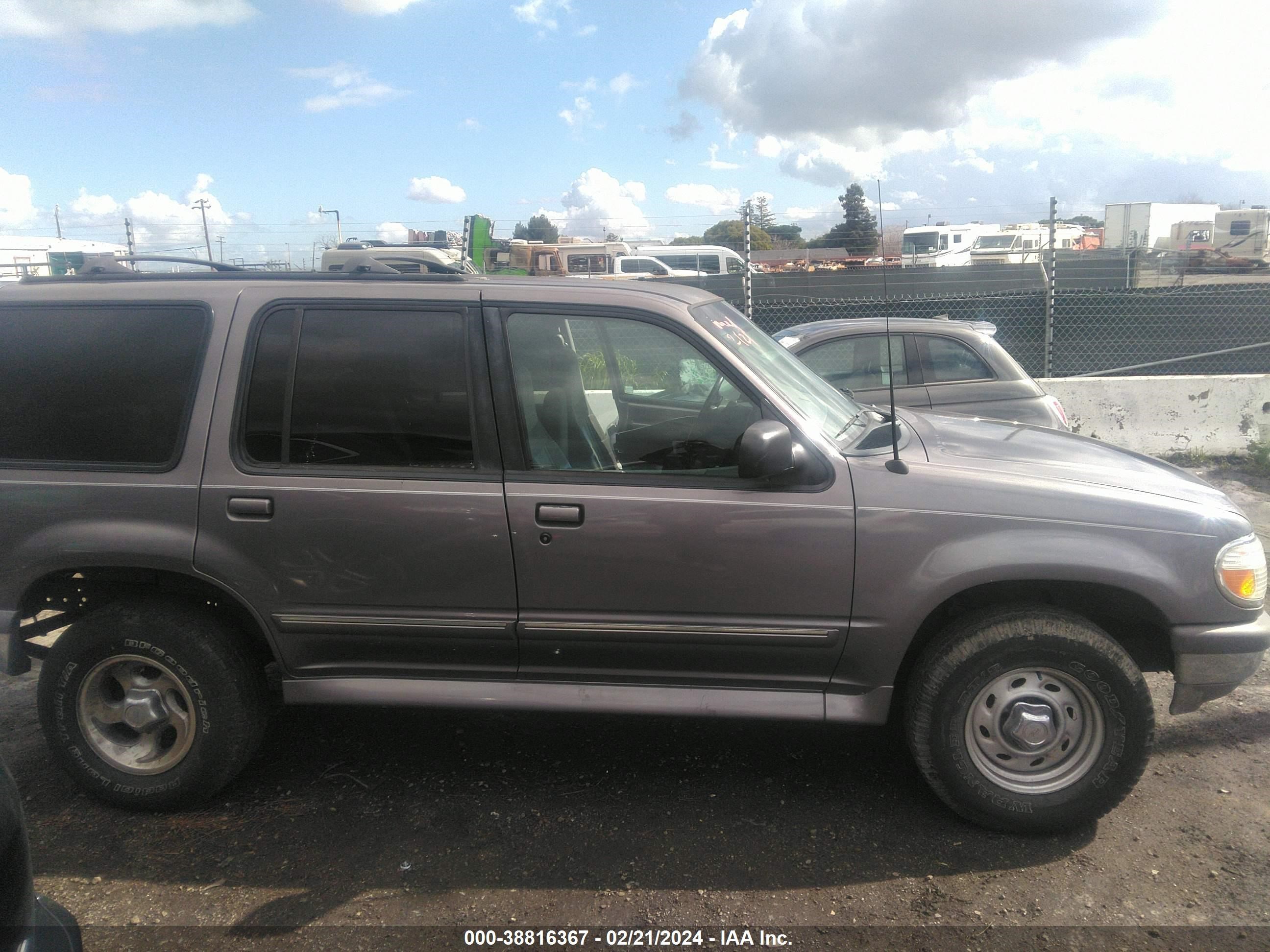 Photo 12 VIN: 1FMDU34E4VZC12380 - FORD EXPLORER 