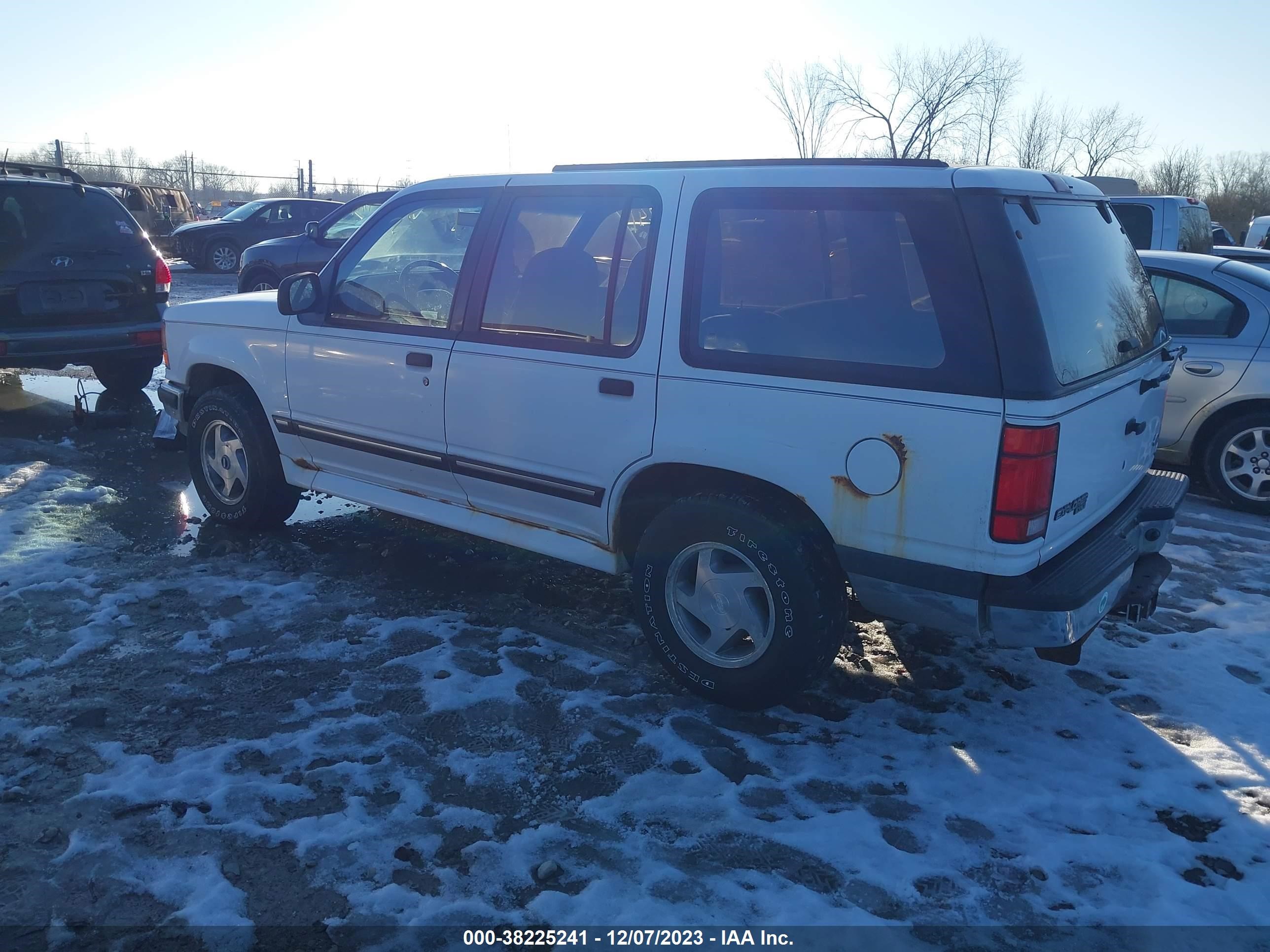 Photo 2 VIN: 1FMDU34X0RUA86233 - FORD EXPLORER 