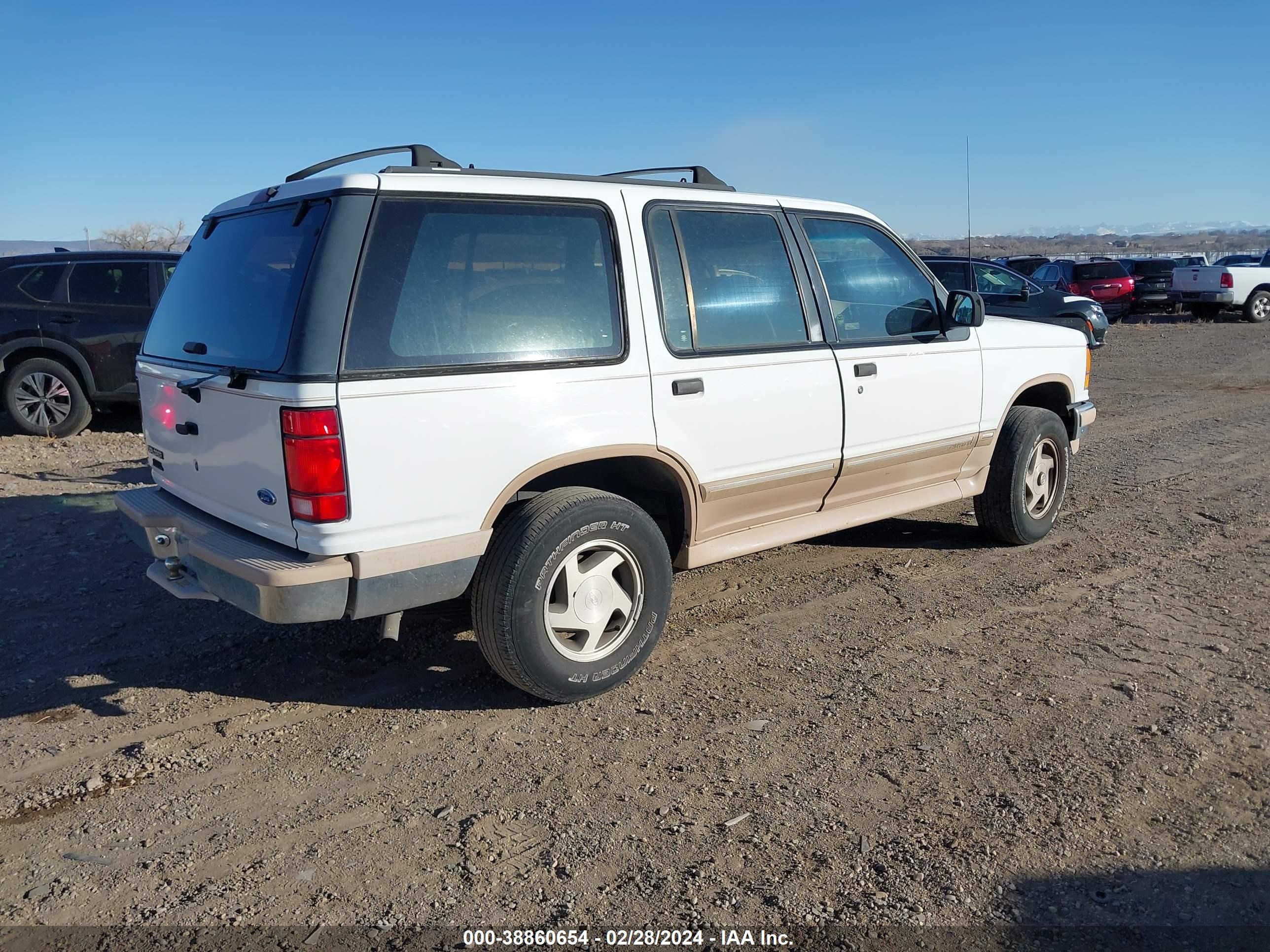 Photo 3 VIN: 1FMDU34X2PUC55830 - FORD EXPLORER 