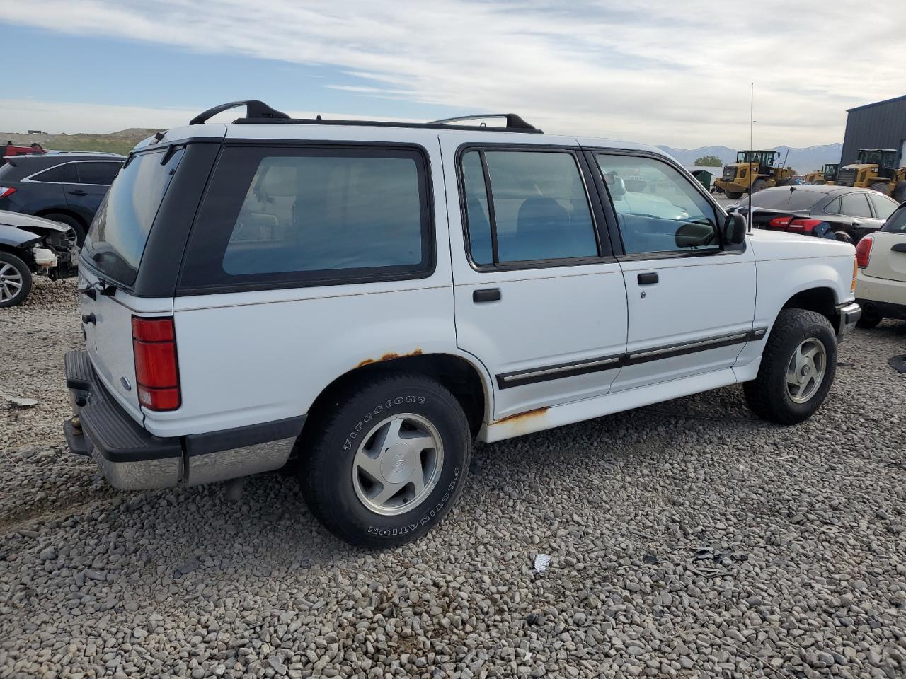 Photo 2 VIN: 1FMDU34X2PUC59327 - FORD EXPLORER 