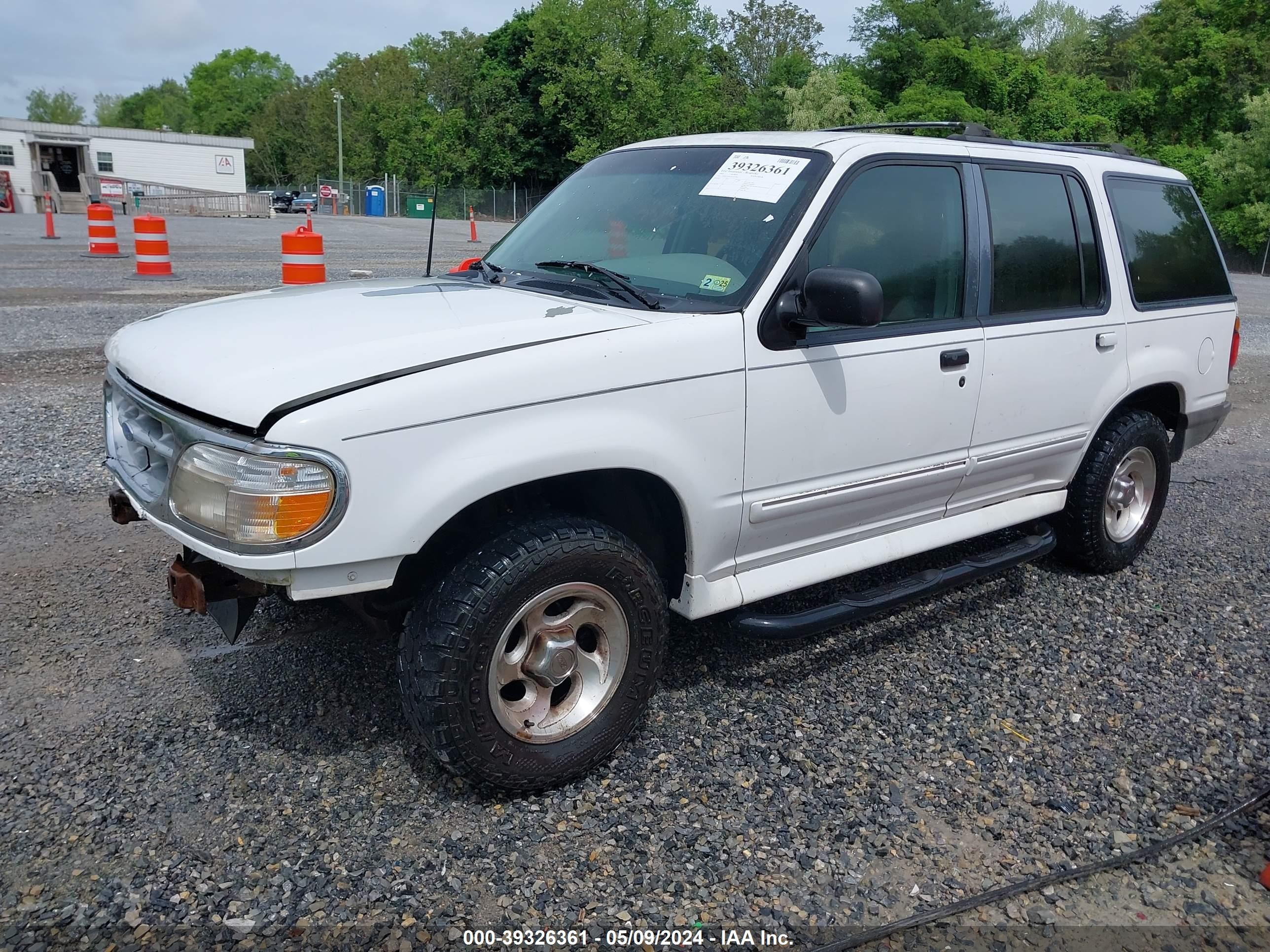 Photo 1 VIN: 1FMDU34X2VUA72943 - FORD EXPLORER 