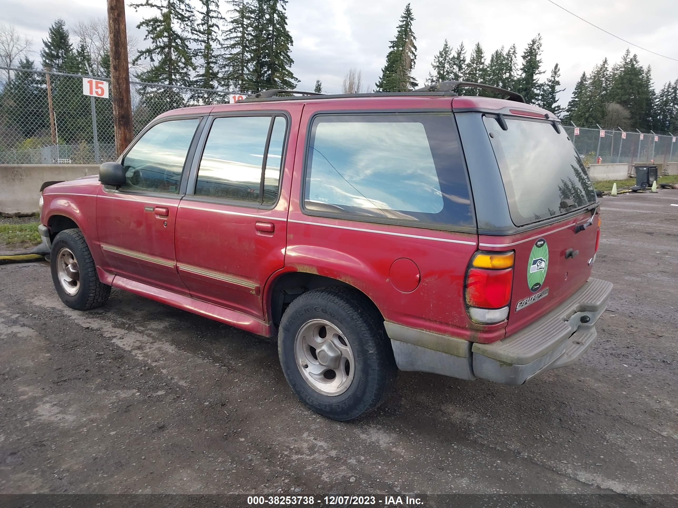 Photo 2 VIN: 1FMDU34X3TUD50911 - FORD EXPLORER 