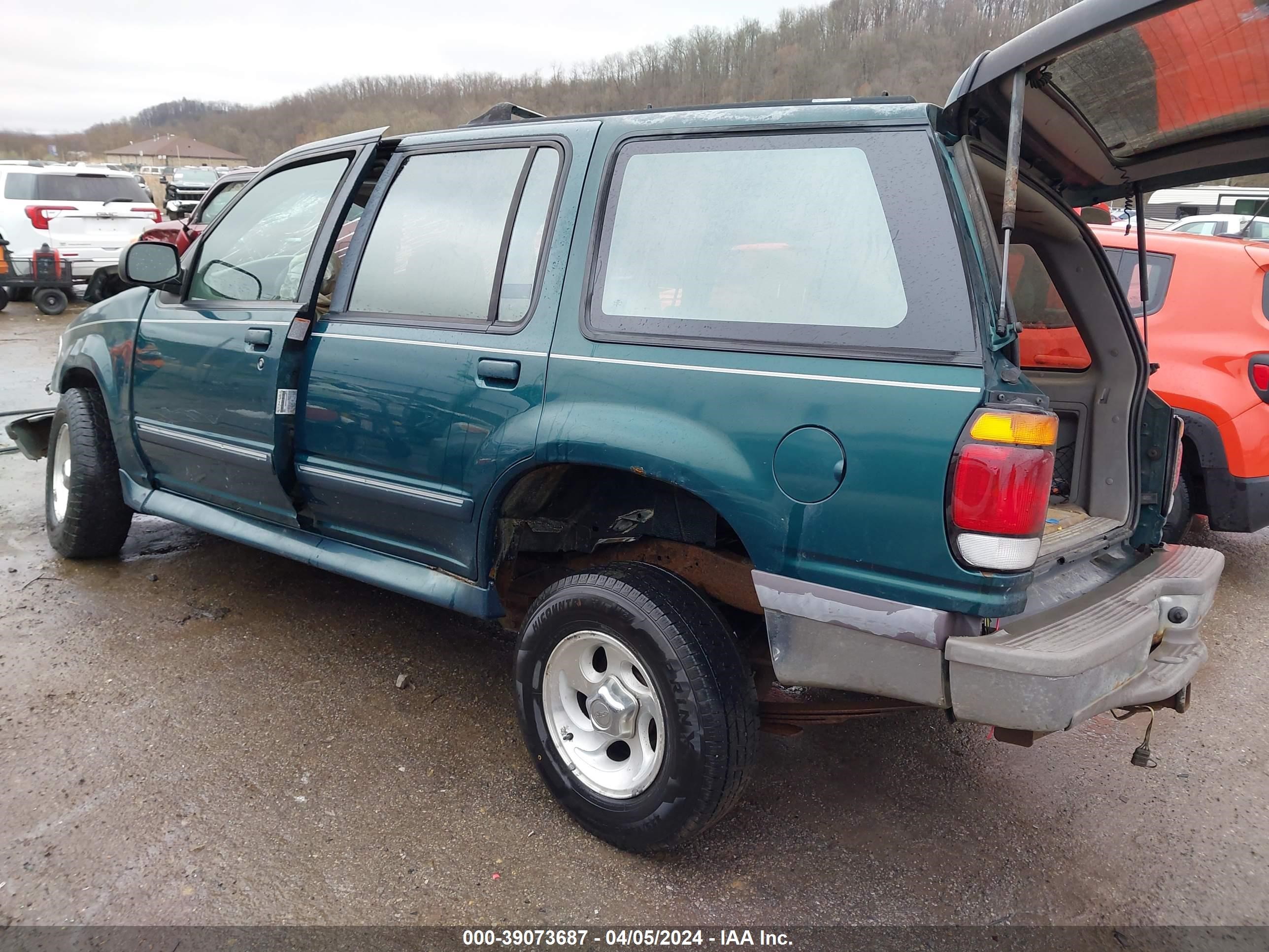 Photo 2 VIN: 1FMDU34X5SUA80398 - FORD EXPLORER 