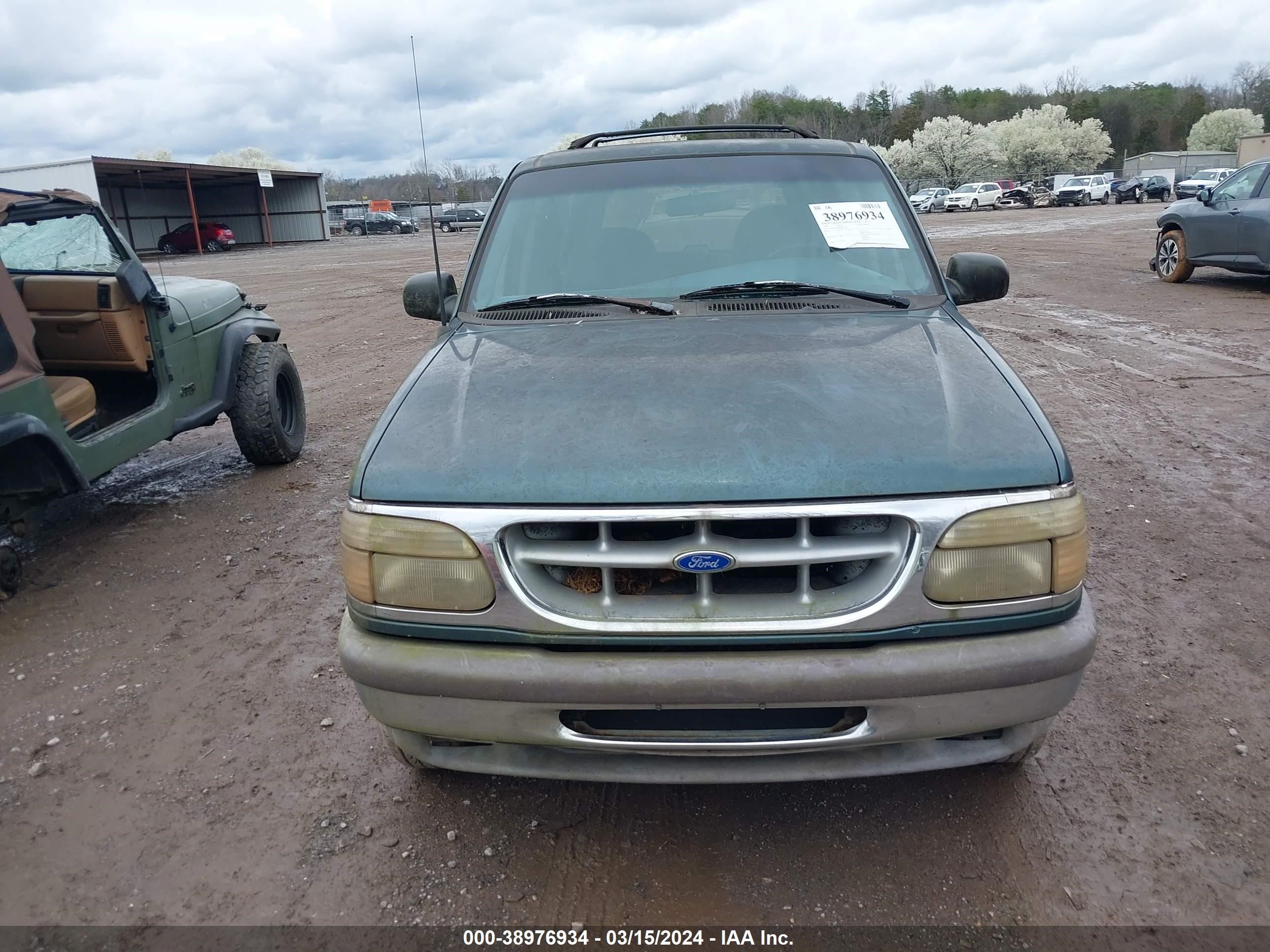 Photo 5 VIN: 1FMDU34X5SZB37444 - FORD EXPLORER 