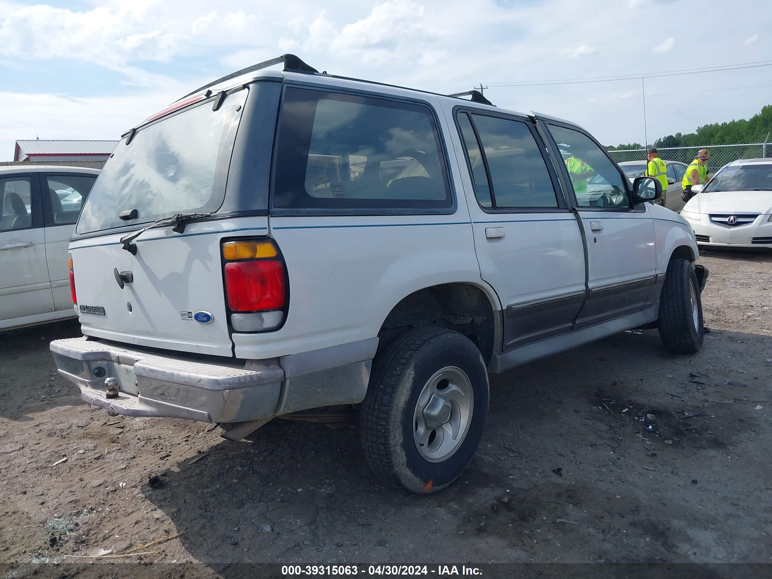 Photo 3 VIN: 1FMDU34X6SUA89238 - FORD EXPLORER 