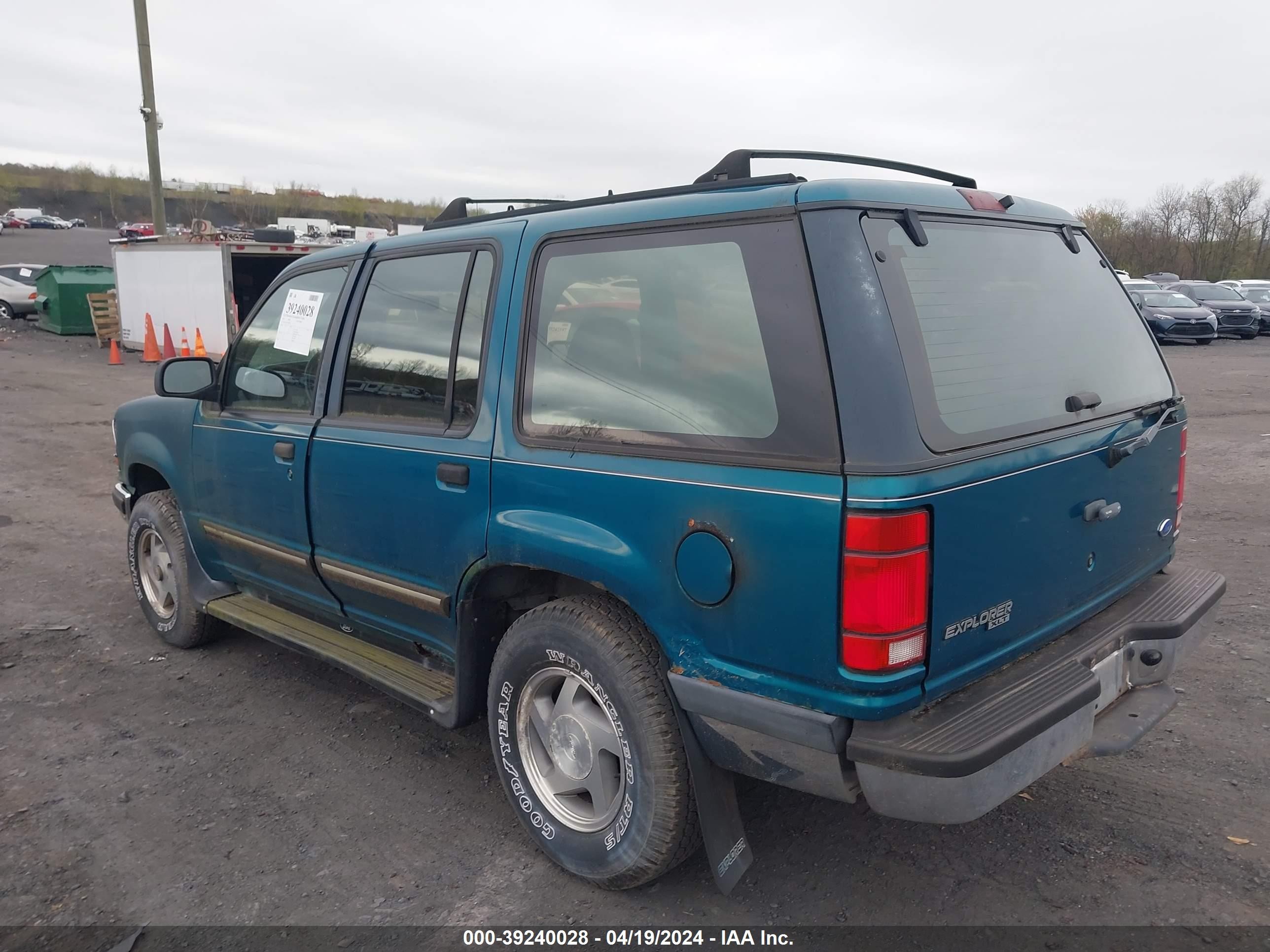 Photo 2 VIN: 1FMDU34X7NUD02072 - FORD EXPLORER 