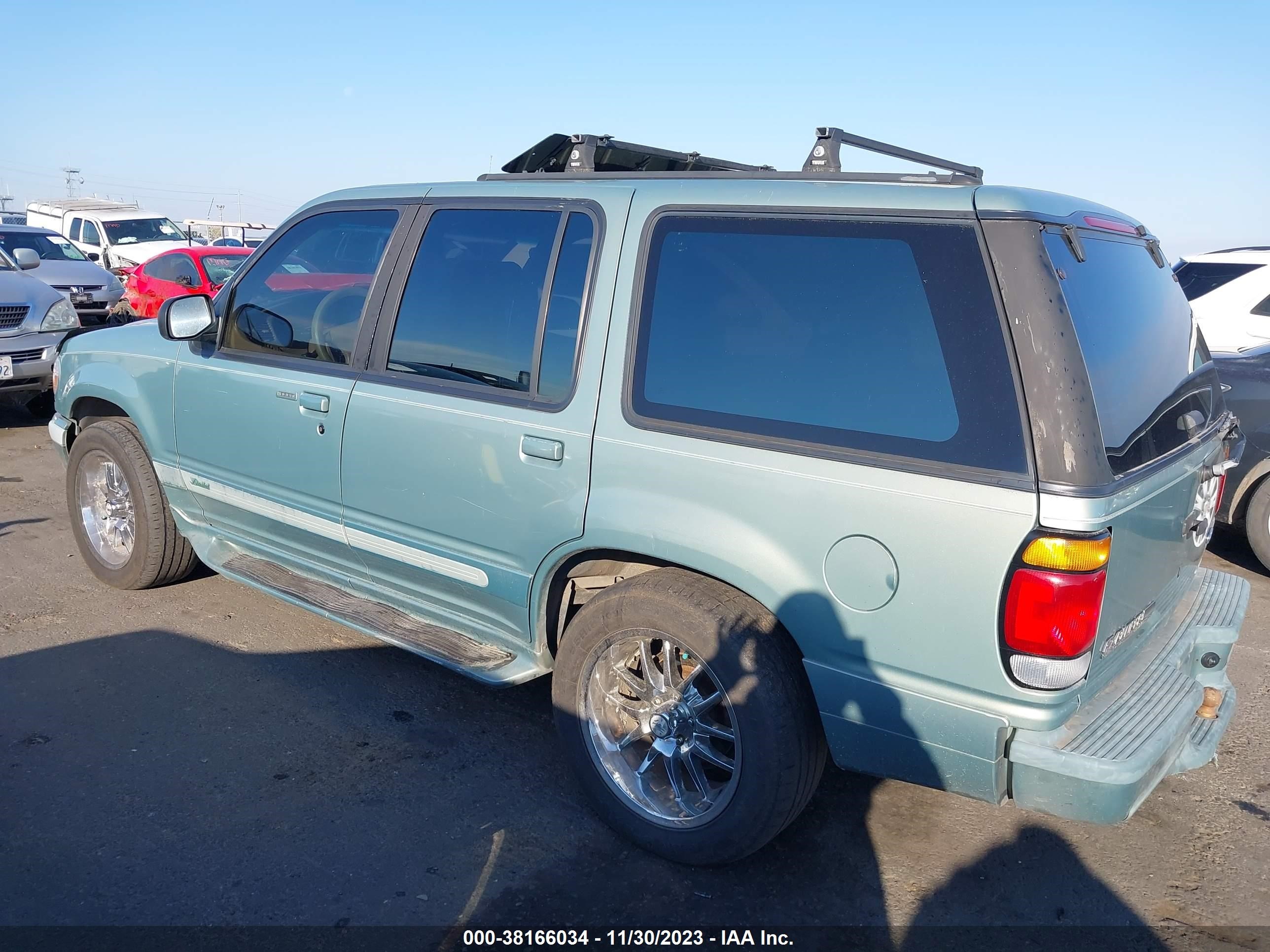 Photo 2 VIN: 1FMDU34X7TZA11135 - CHEVROLET SILVERADO 