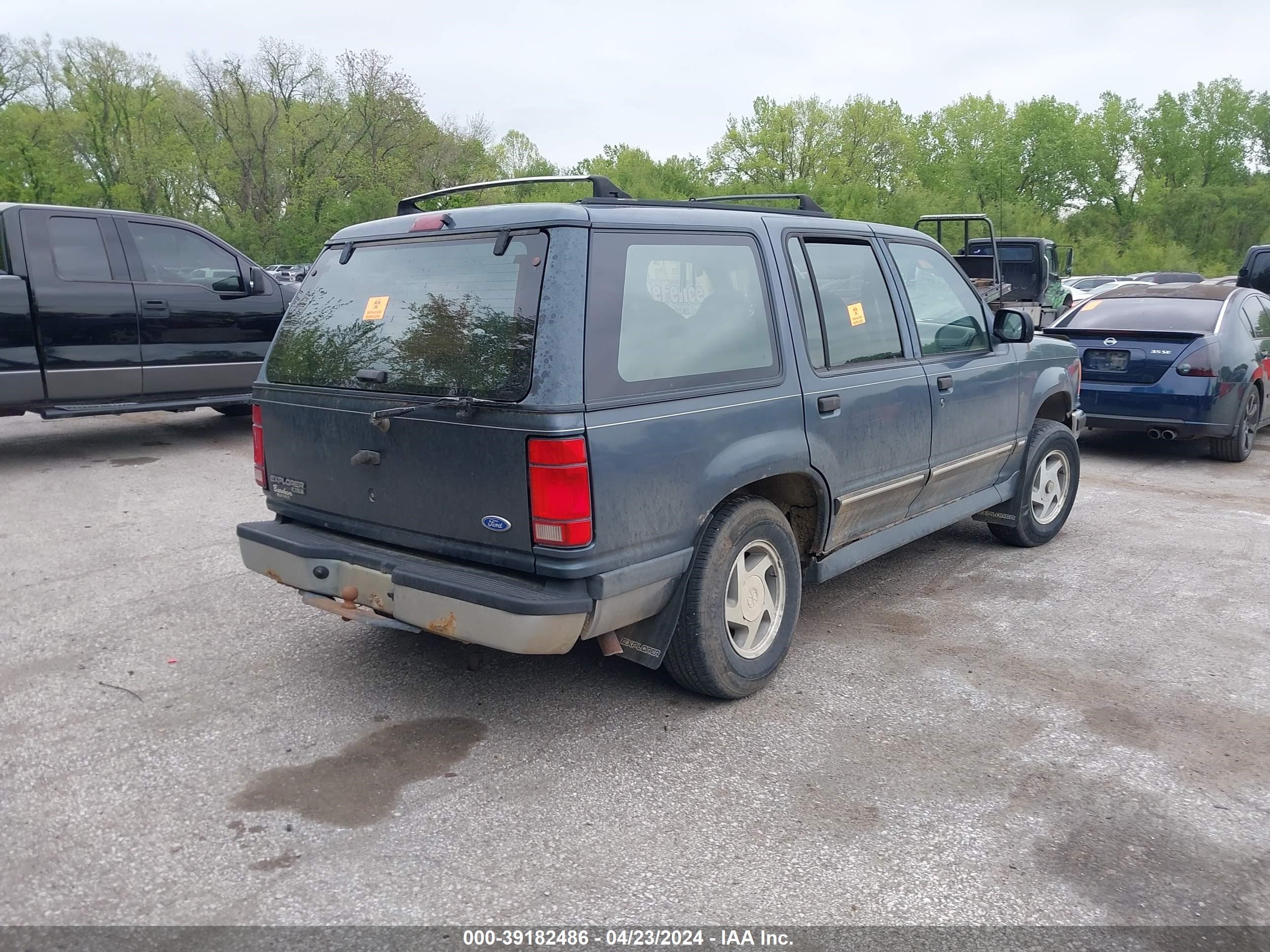 Photo 3 VIN: 1FMDU34XXRUB08089 - FORD EXPLORER 