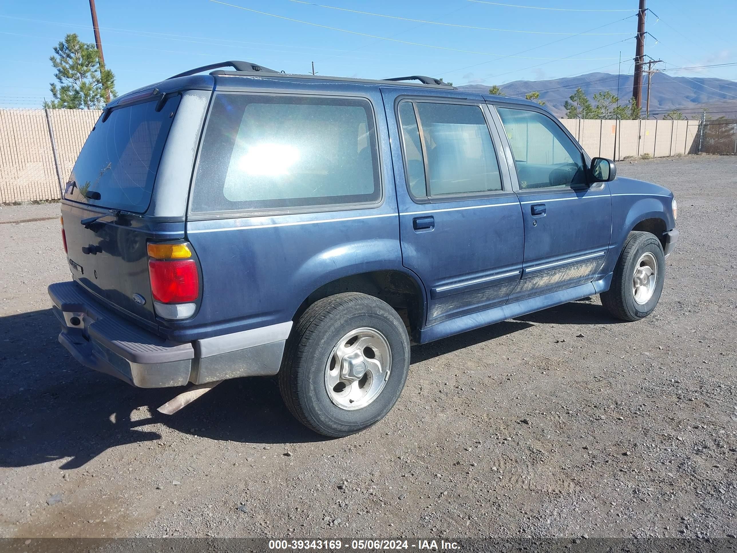 Photo 3 VIN: 1FMDU34XXTZB76323 - FORD EXPLORER 