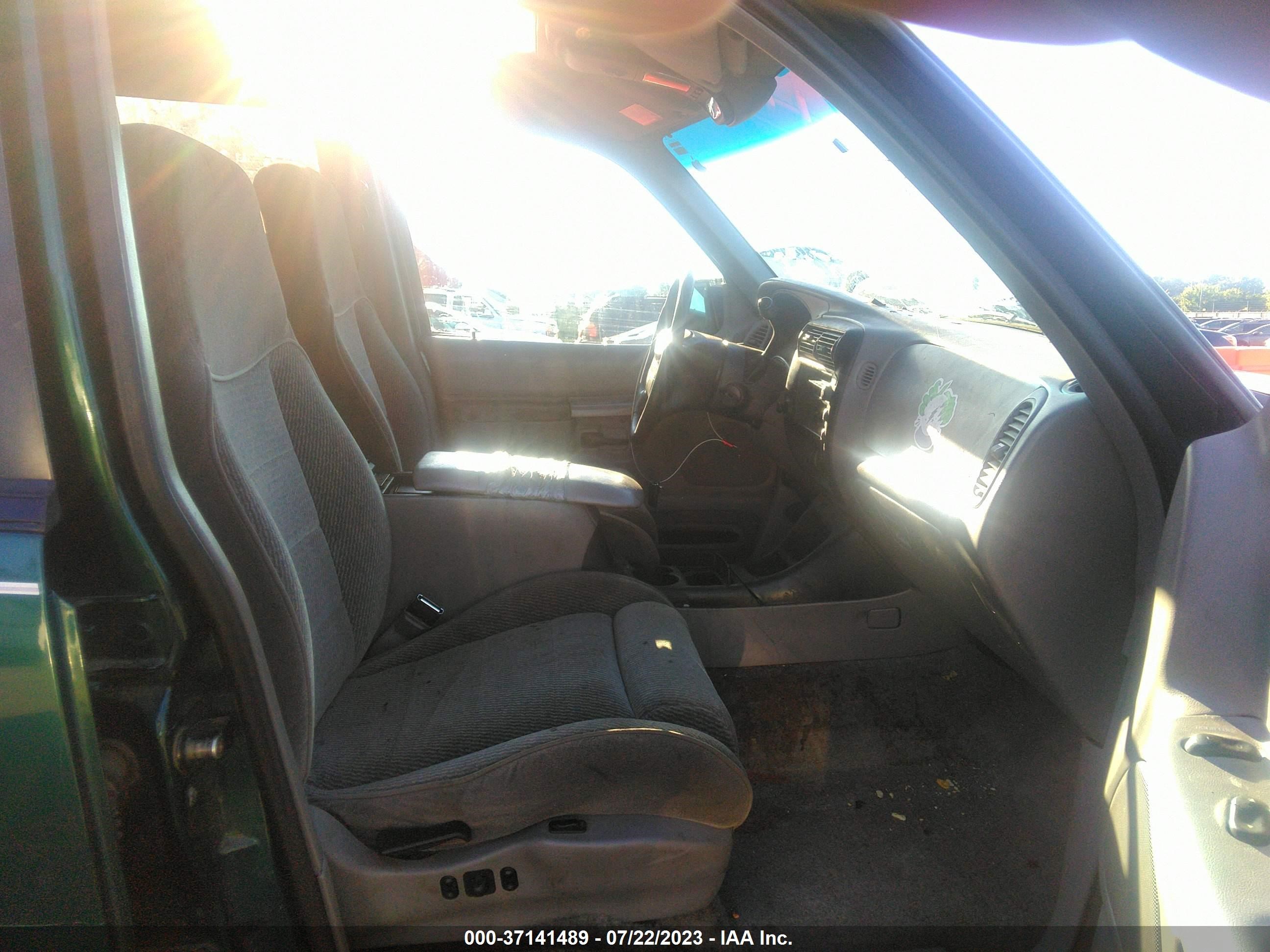 Photo 4 VIN: 1FMDU35P2TUD75586 - FORD EXPLORER 