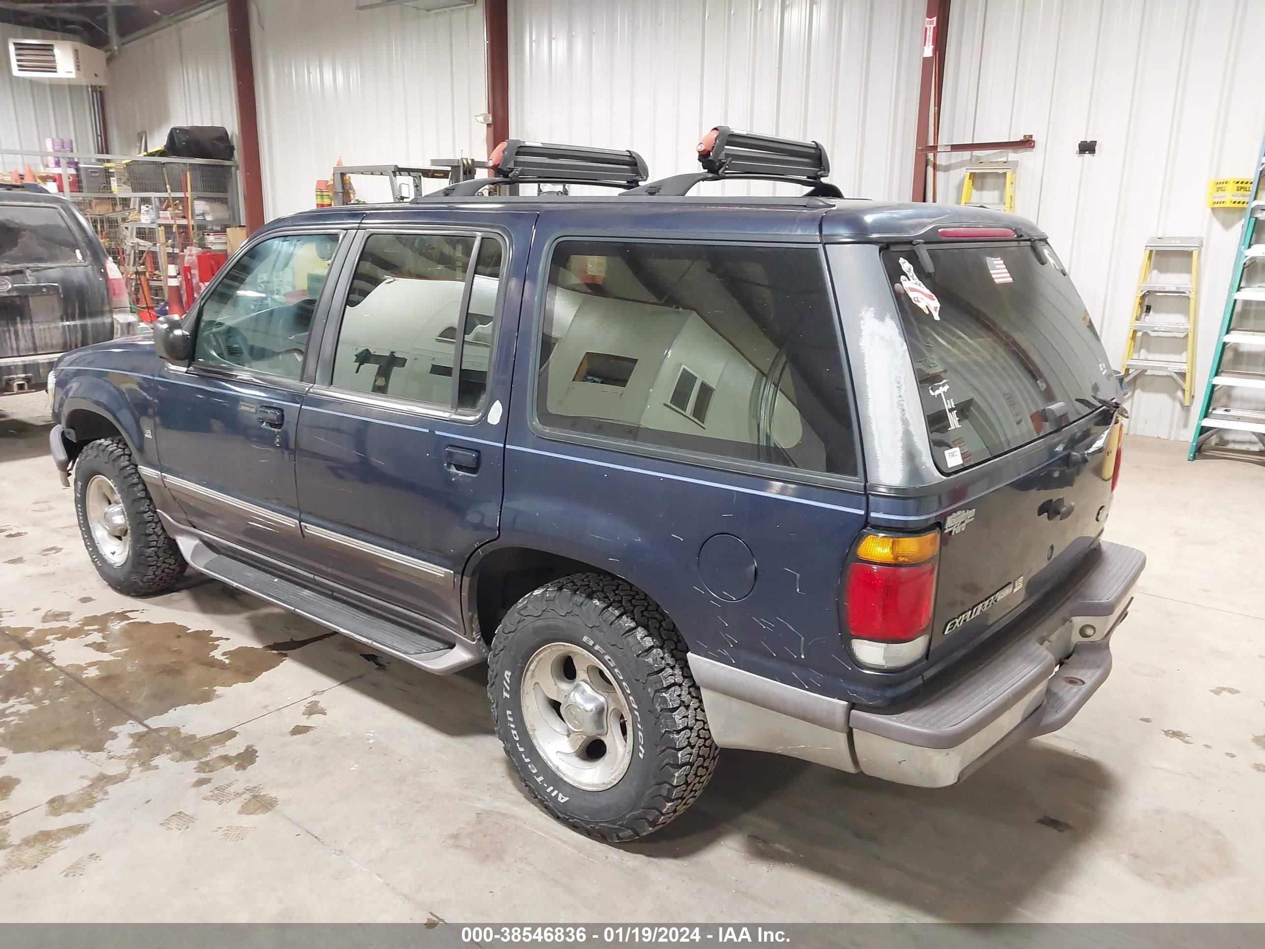 Photo 2 VIN: 1FMDU35P6TZB90895 - FORD EXPLORER 