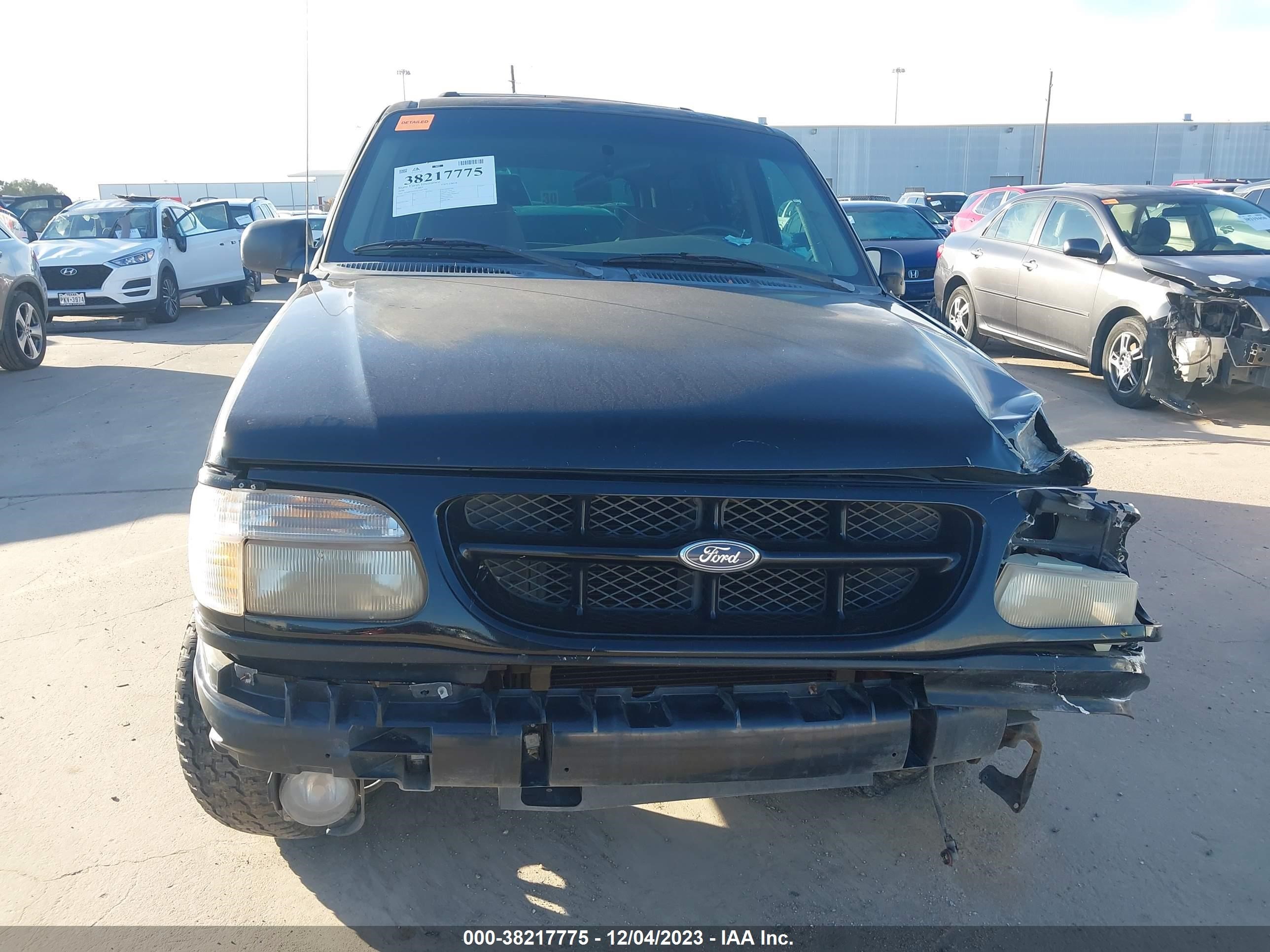 Photo 11 VIN: 1FMDU62XXYZA97309 - FORD EXPLORER 