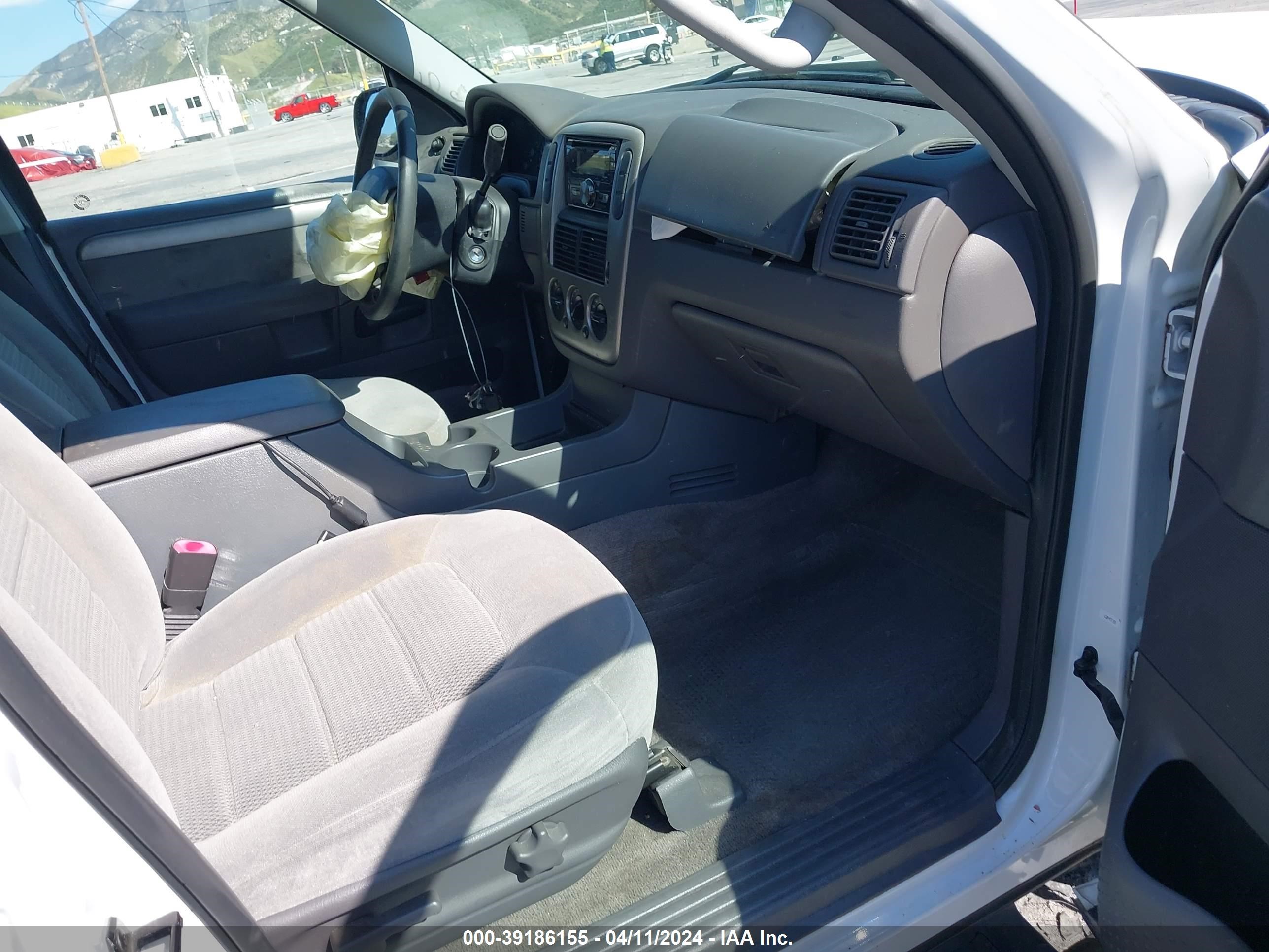 Photo 4 VIN: 1FMDU63K44ZA88215 - FORD EXPLORER 