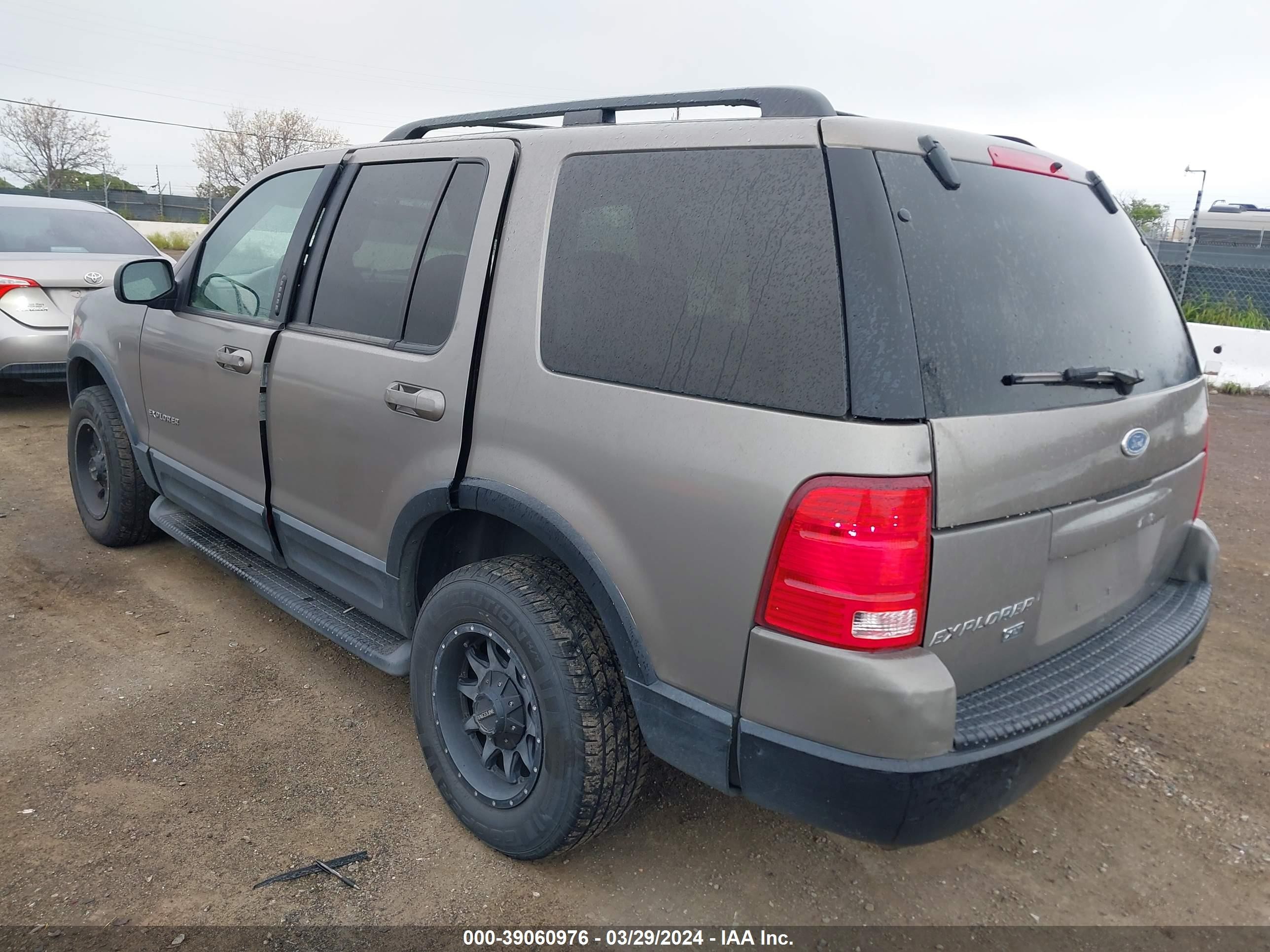 Photo 2 VIN: 1FMDU73E12ZB93808 - FORD EXPLORER 