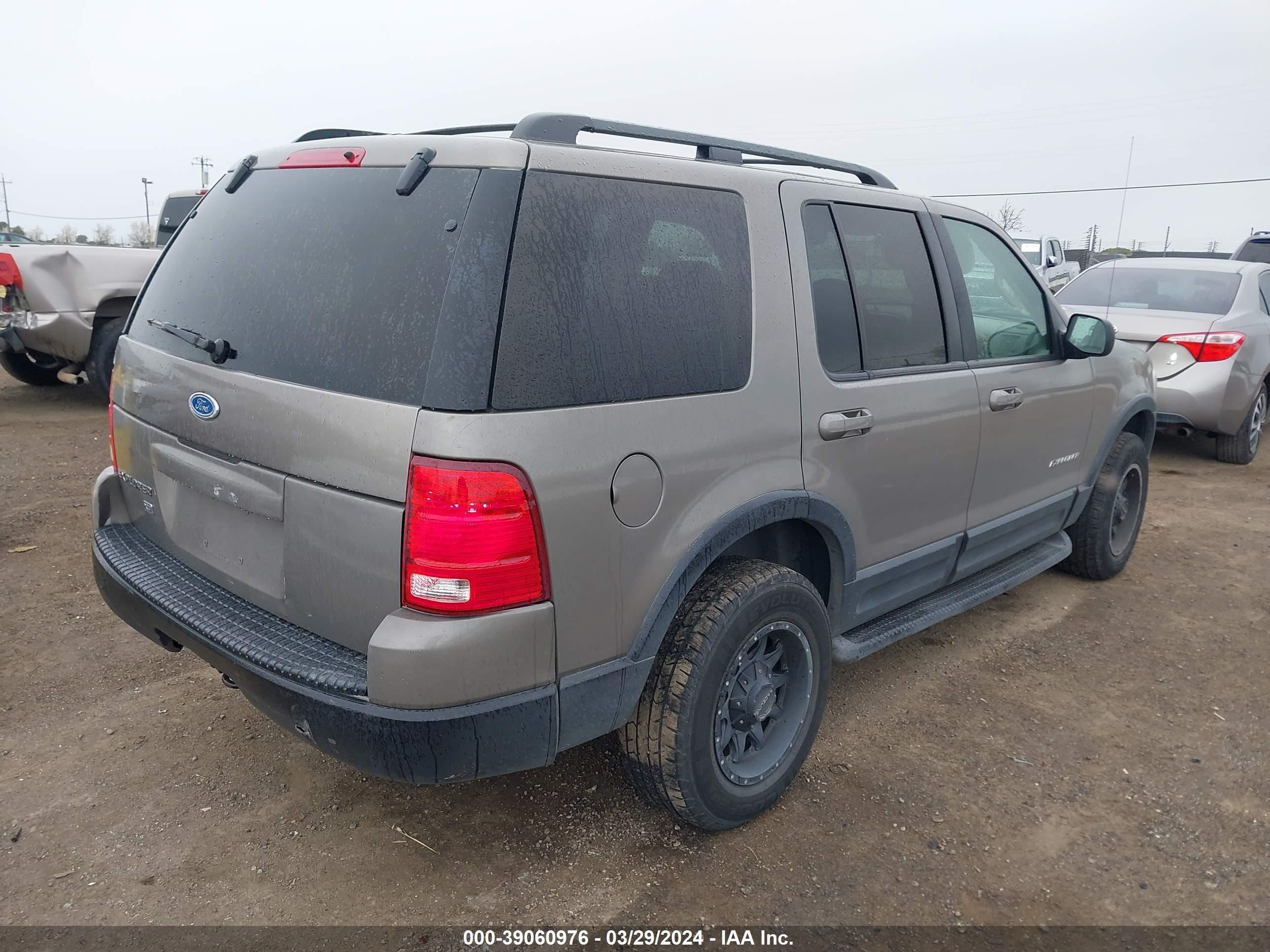 Photo 3 VIN: 1FMDU73E12ZB93808 - FORD EXPLORER 