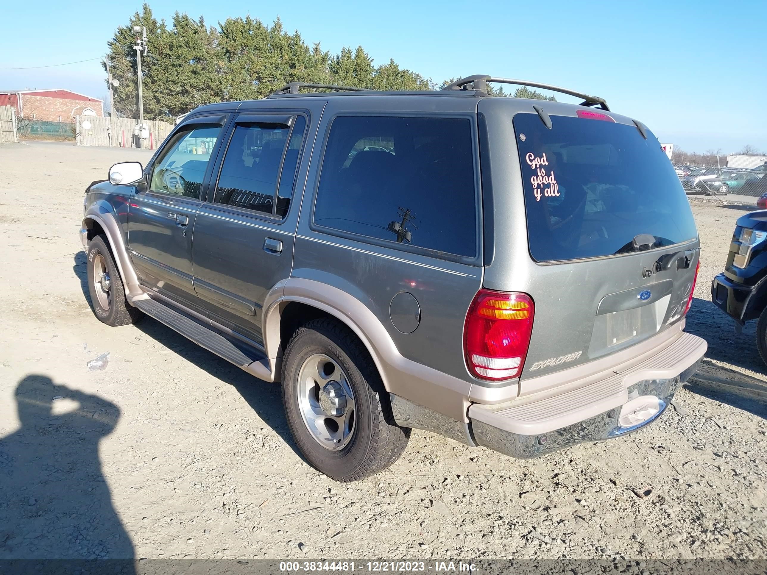 Photo 2 VIN: 1FMDU74E6YZB11417 - FORD EXPLORER 