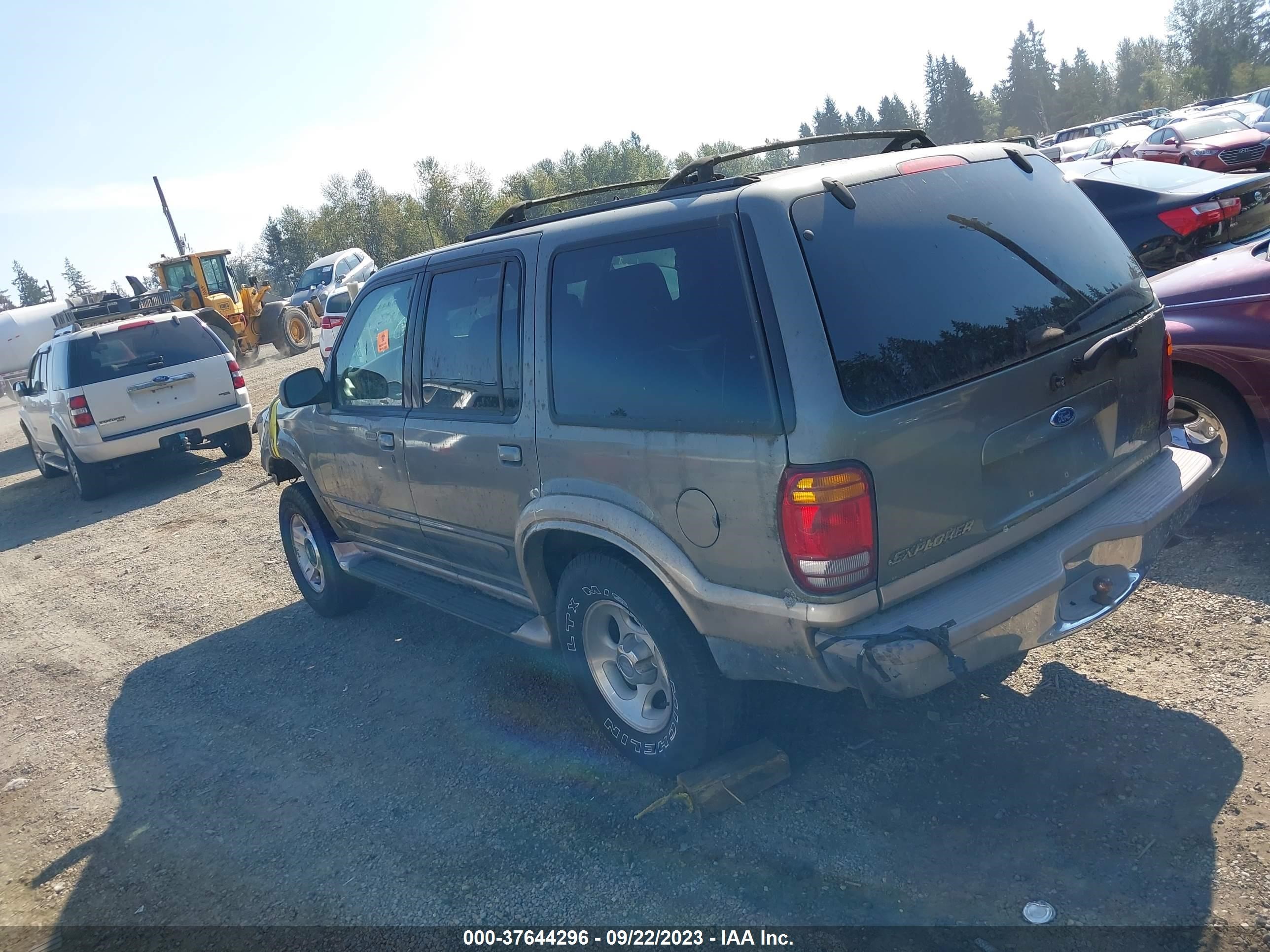 Photo 2 VIN: 1FMDU74E8YZA66612 - FORD EXPLORER 