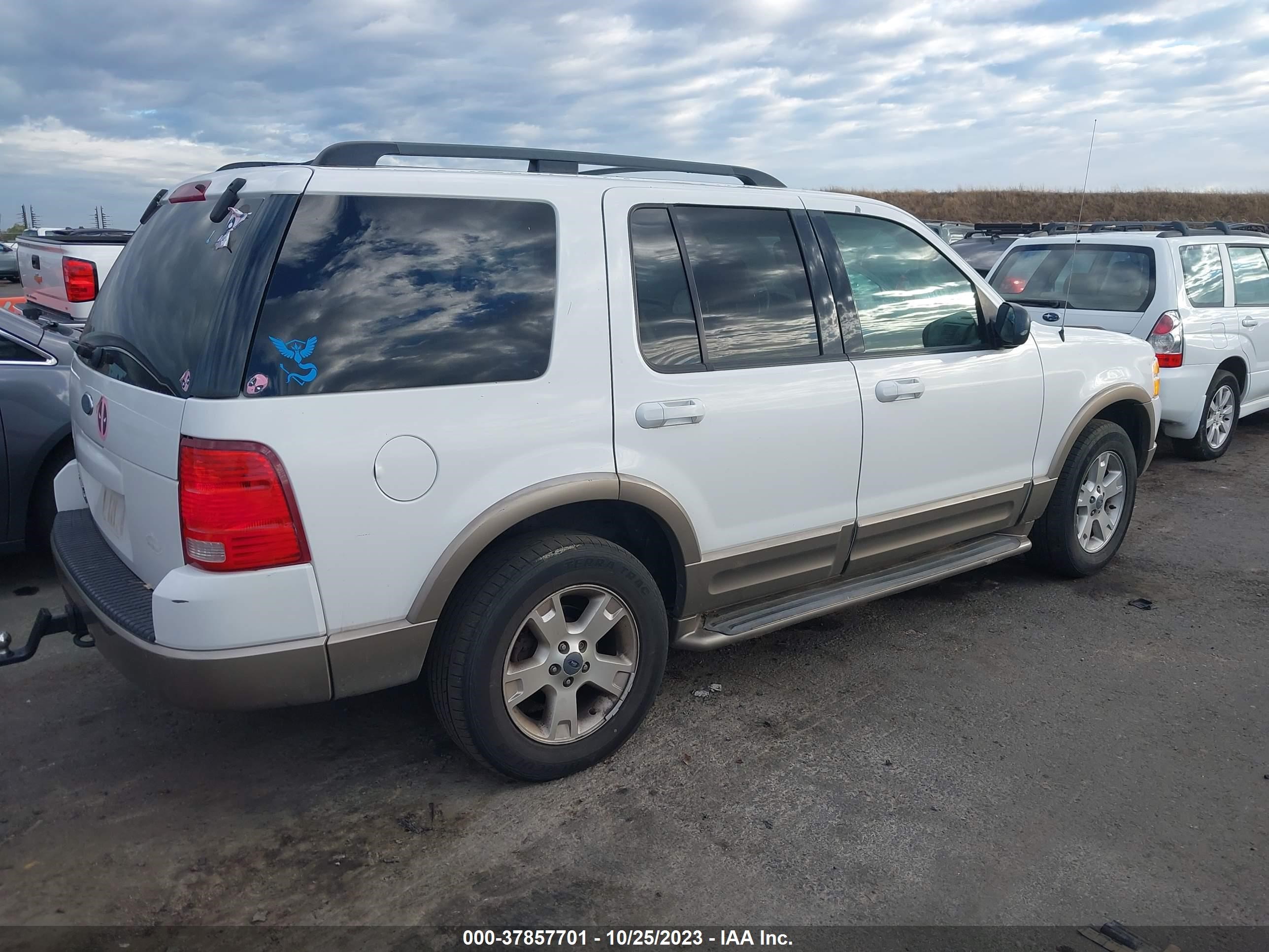 Photo 3 VIN: 1FMDU74K13UC38507 - FORD EXPLORER 