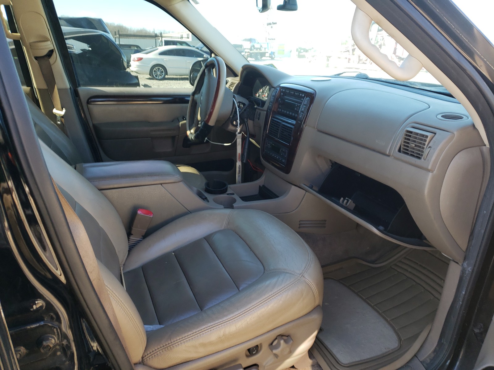 Photo 4 VIN: 1FMDU75WX3ZB00775 - FORD EXPLORER 