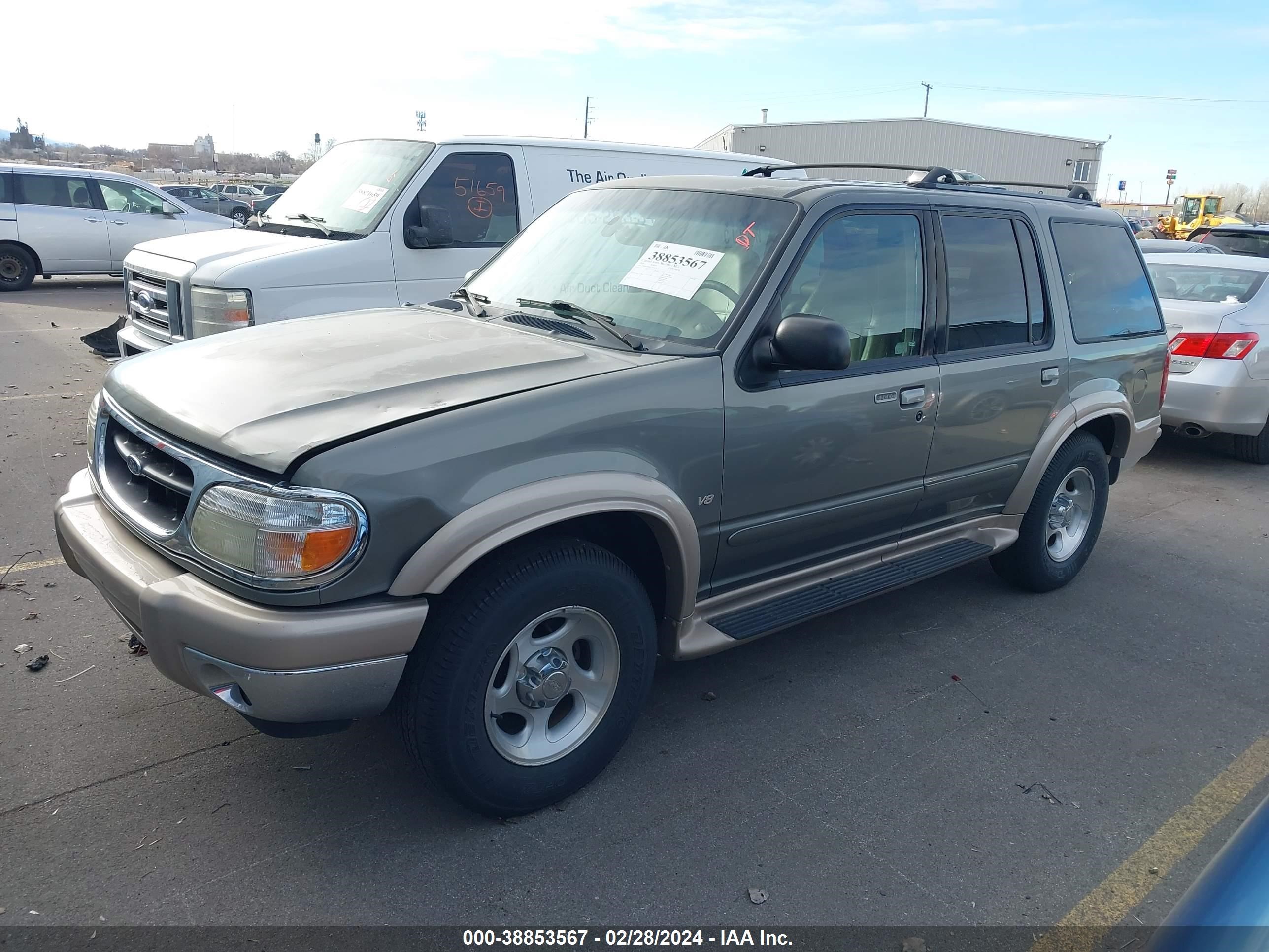 Photo 1 VIN: 1FMDU84P8YZA65435 - FORD EXPLORER 