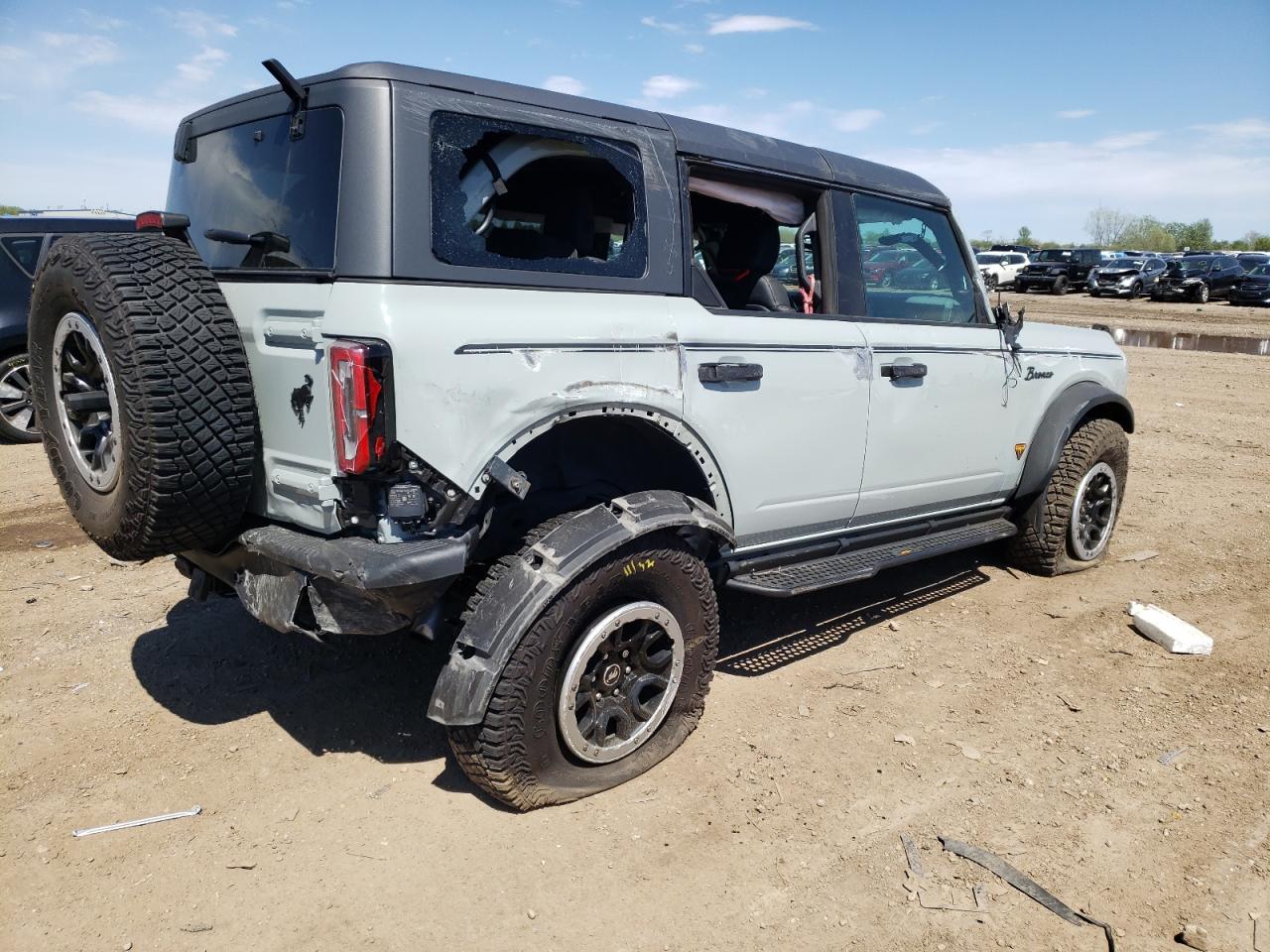 Photo 2 VIN: 1FMEE5DH3NLB82539 - FORD BRONCO 