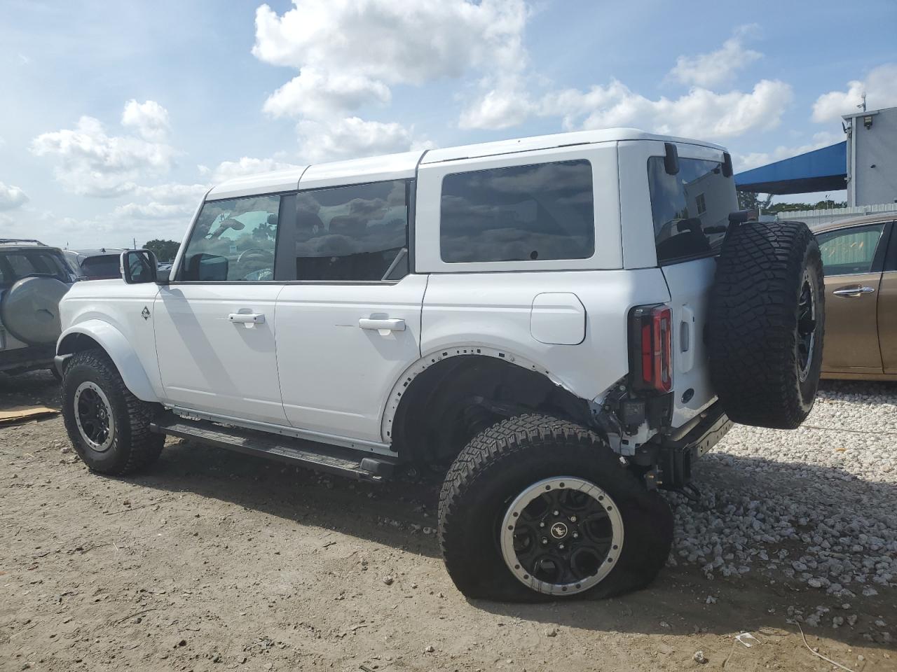 Photo 1 VIN: 1FMEE5DP3PLB44349 - FORD BRONCO 