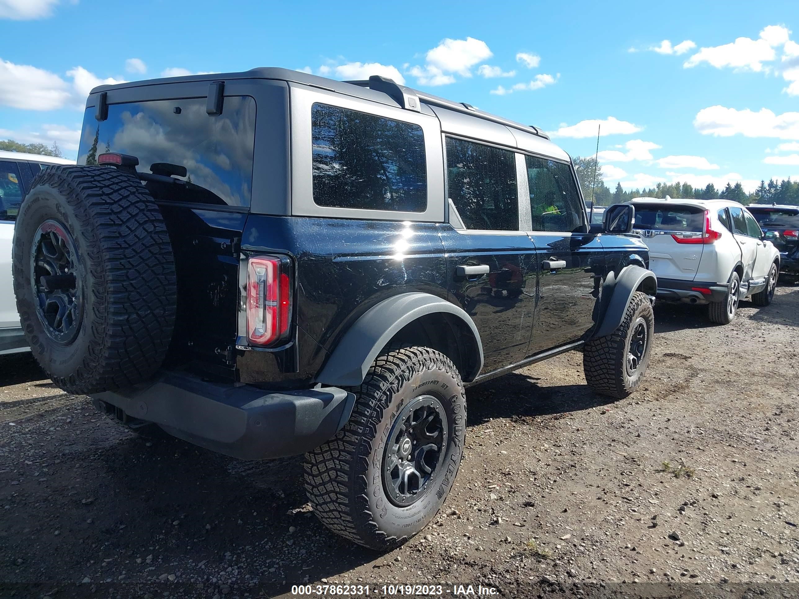 Photo 3 VIN: 1FMEE5DP6PLA97351 - FORD BRONCO 