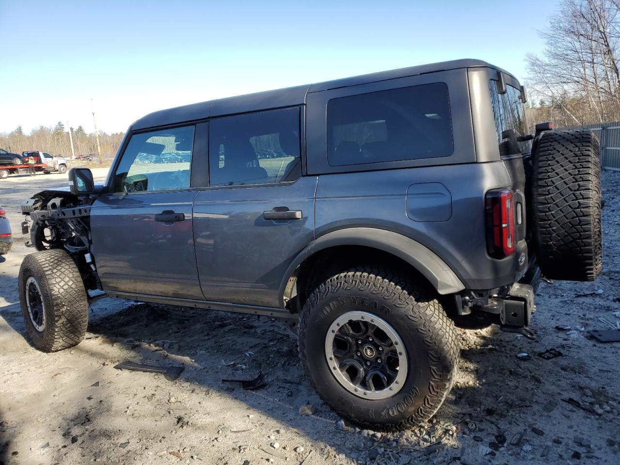 Photo 1 VIN: 1FMEE5DP8NLB28323 - FORD BRONCO 