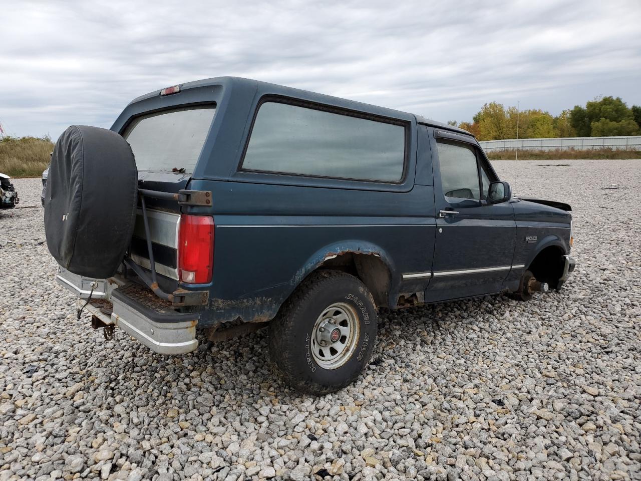 Photo 2 VIN: 1FMEU15H0RLA99599 - FORD BRONCO 