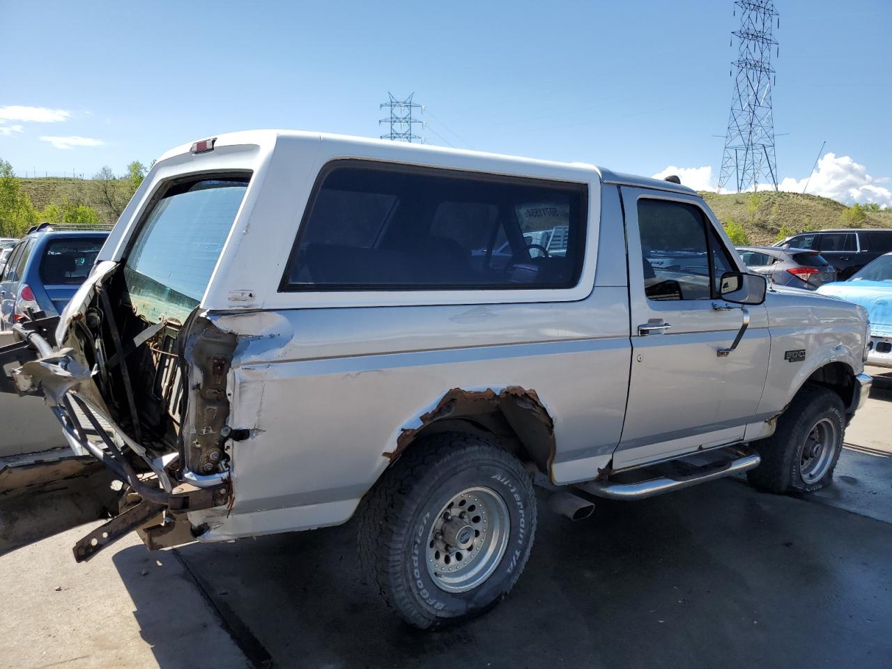 Photo 2 VIN: 1FMEU15H3TLB65957 - FORD BRONCO 