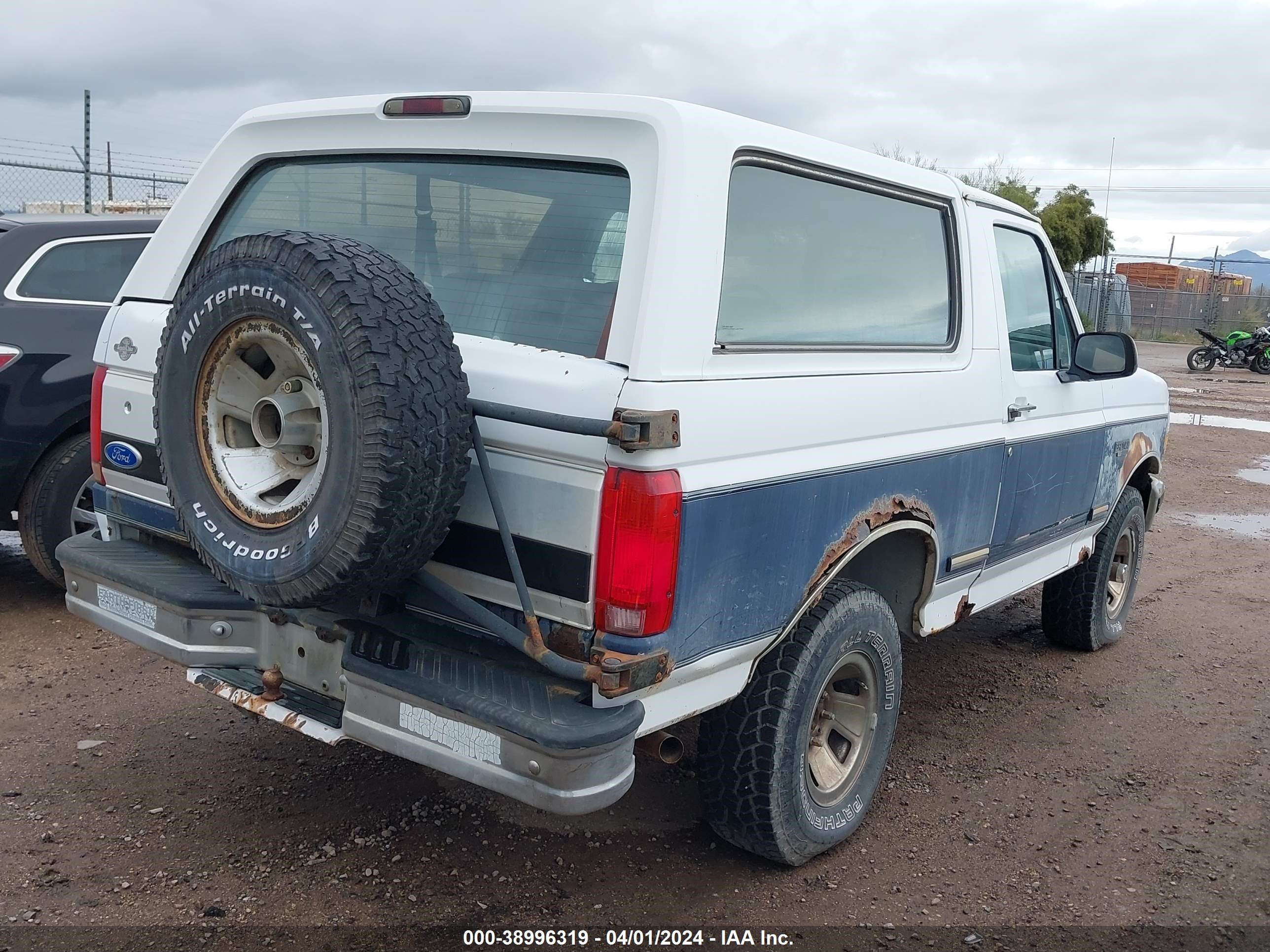 Photo 3 VIN: 1FMEU15H6PLA97983 - FORD BRONCO 