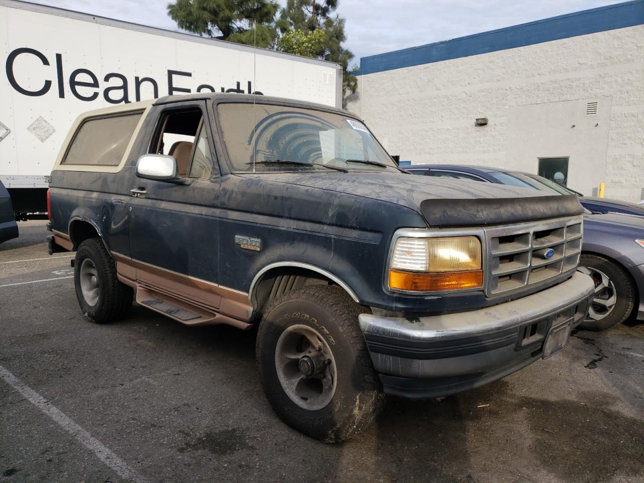 Photo 3 VIN: 1FMEU15H7SLA78447 - FORD BRONCO 