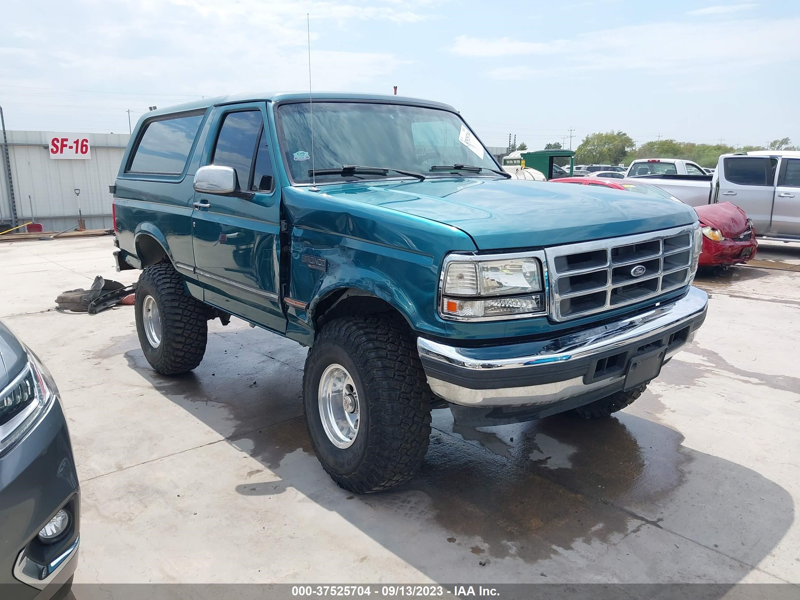 Photo 0 VIN: 1FMEU15H7TLA52240 - FORD BRONCO 