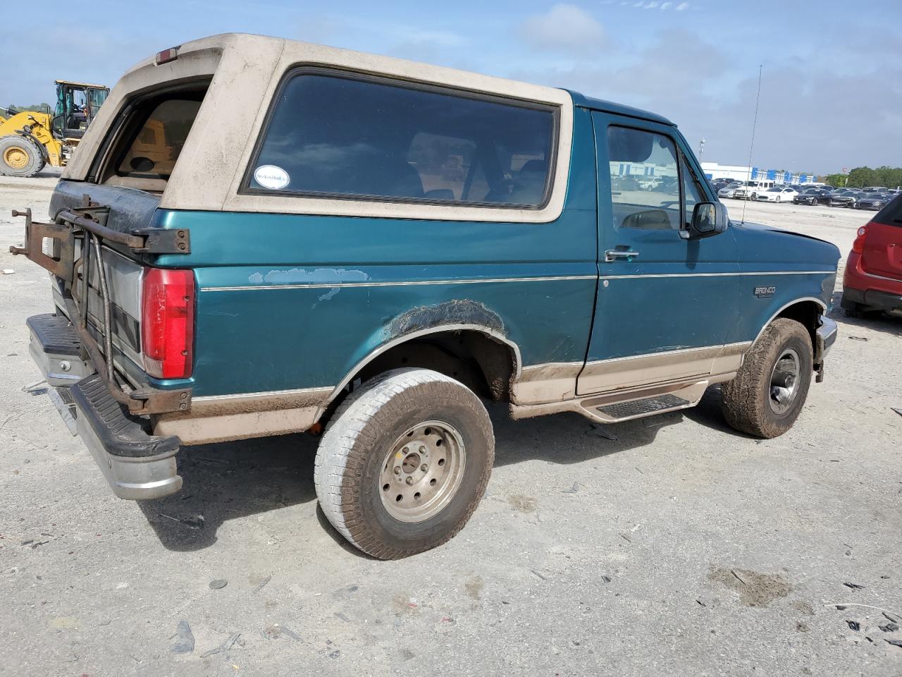 Photo 2 VIN: 1FMEU15H8TLA23216 - FORD BRONCO 