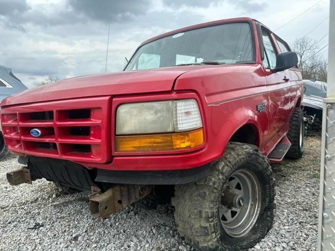 Photo 1 VIN: 1FMEU15H9SLB88674 - FORD BRONCO 