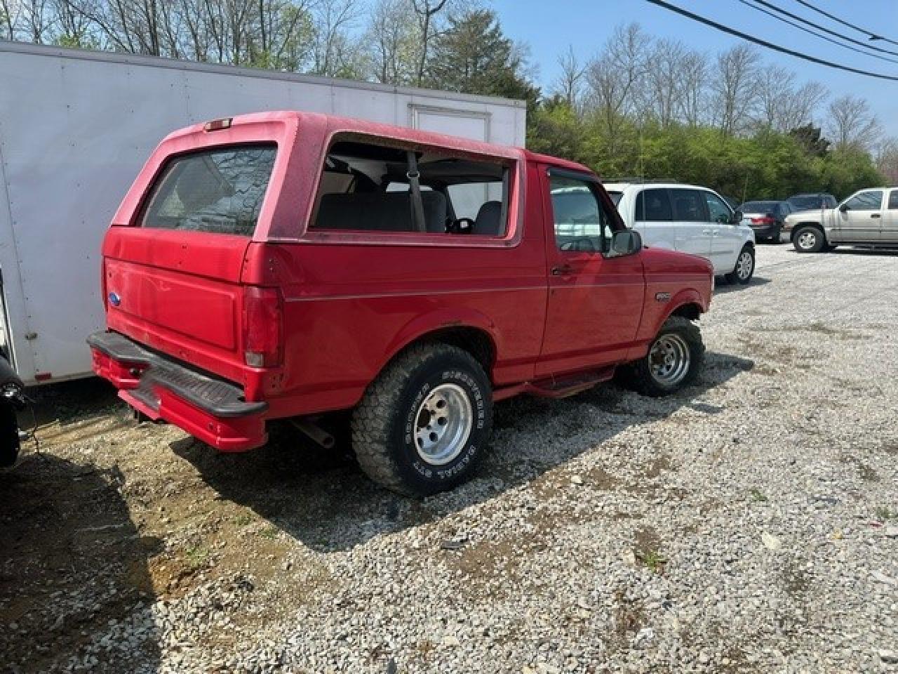 Photo 3 VIN: 1FMEU15H9SLB88674 - FORD BRONCO 