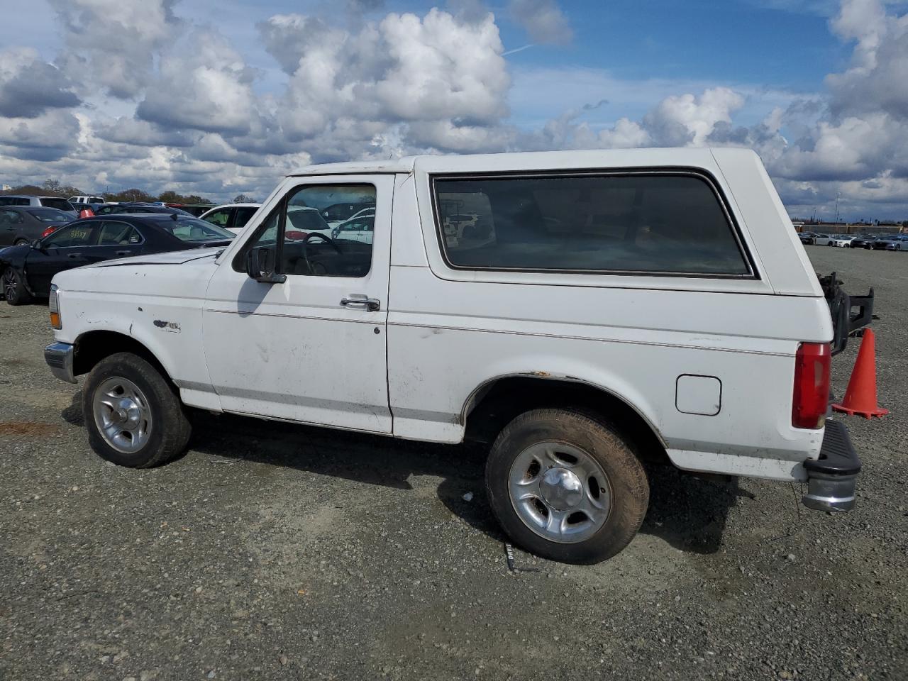 Photo 1 VIN: 1FMEU15N3RLA83645 - FORD BRONCO 